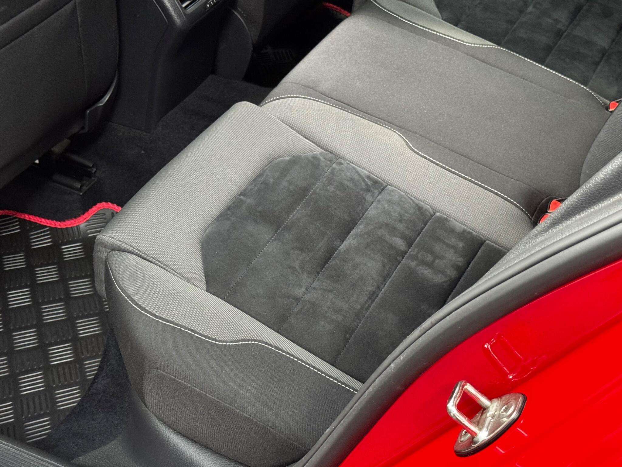 Volkswagen Golf view 48