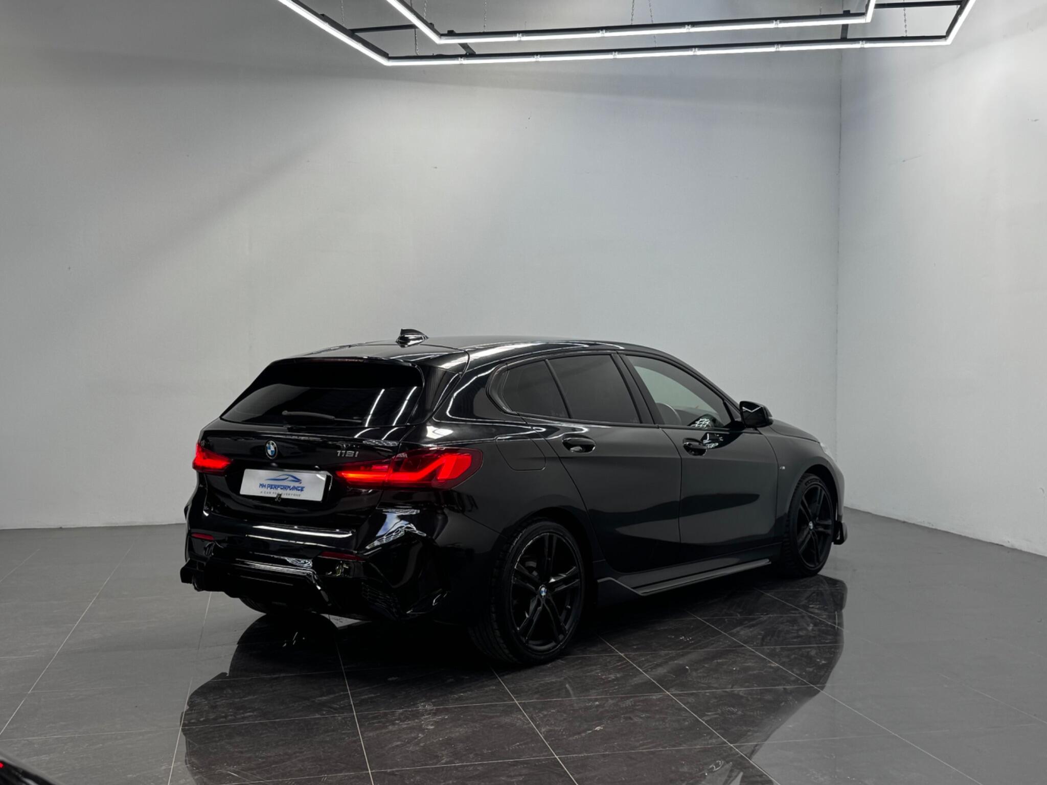BMW 1 Series view 23