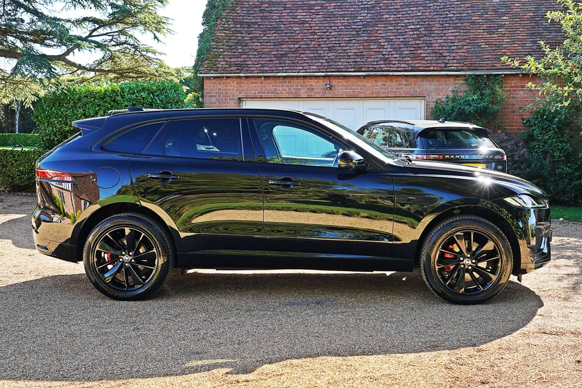 Jaguar F-Pace view 7
