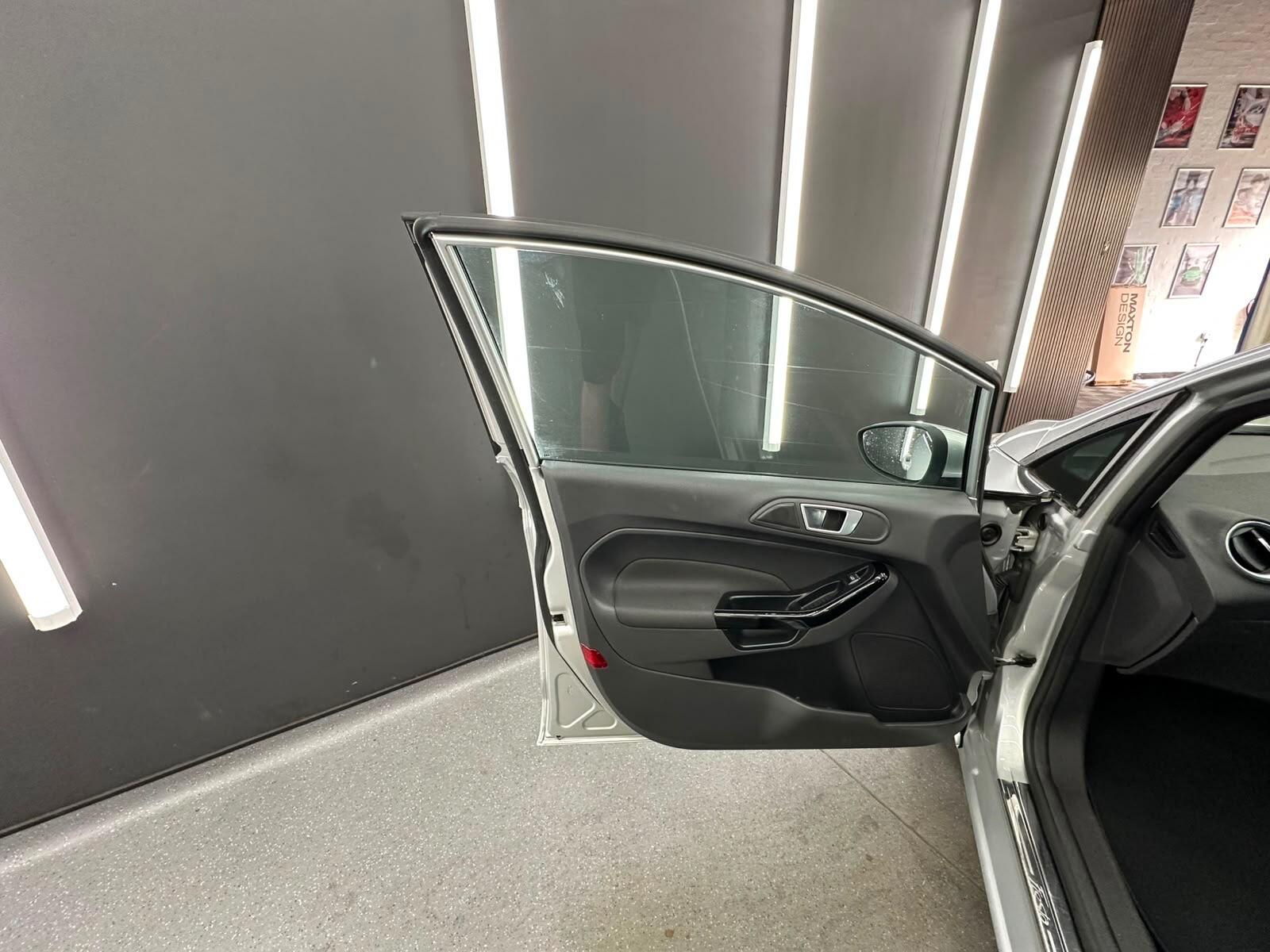 Ford Fiesta view 16