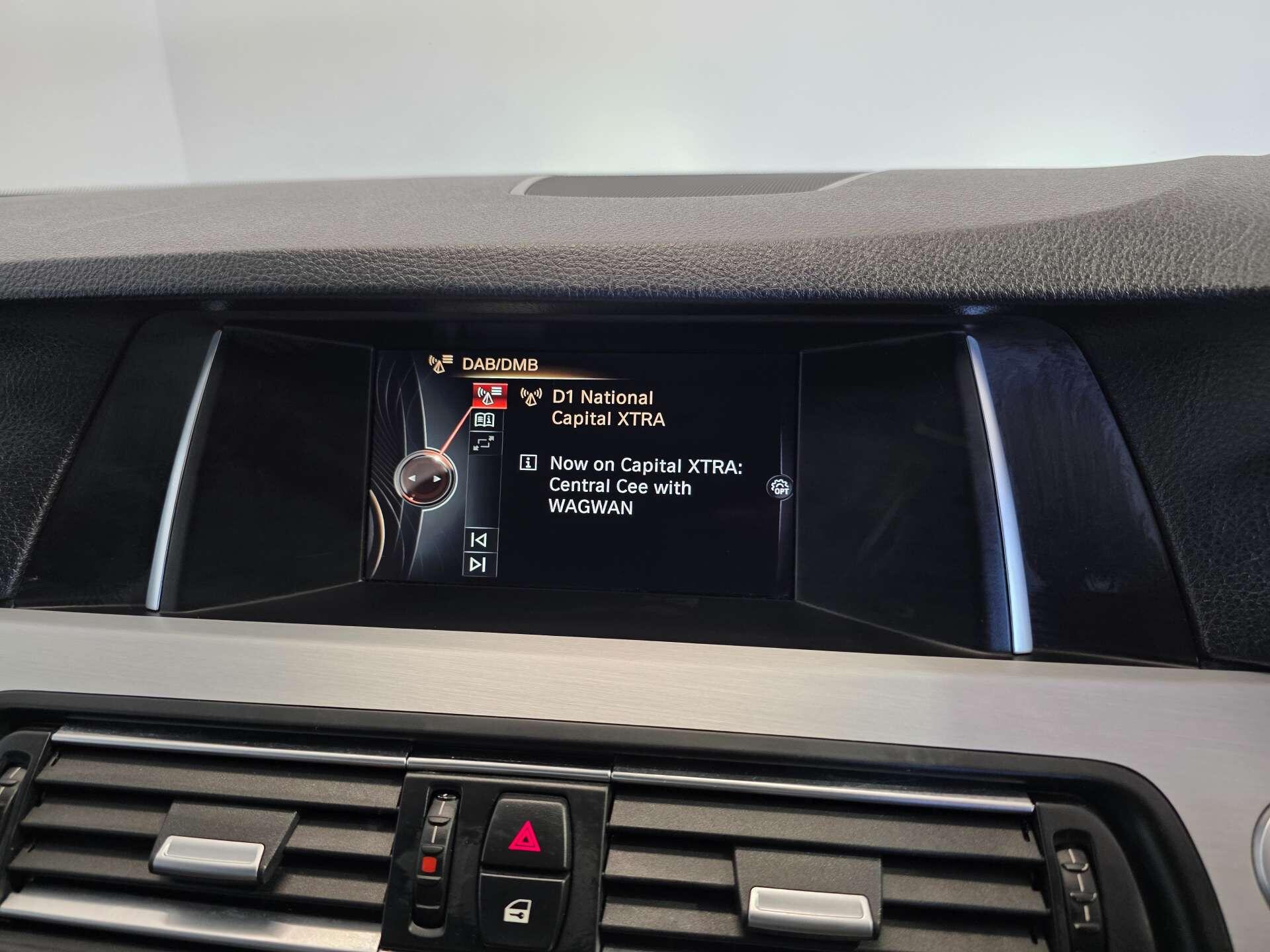 BMW 5 Series view 21
