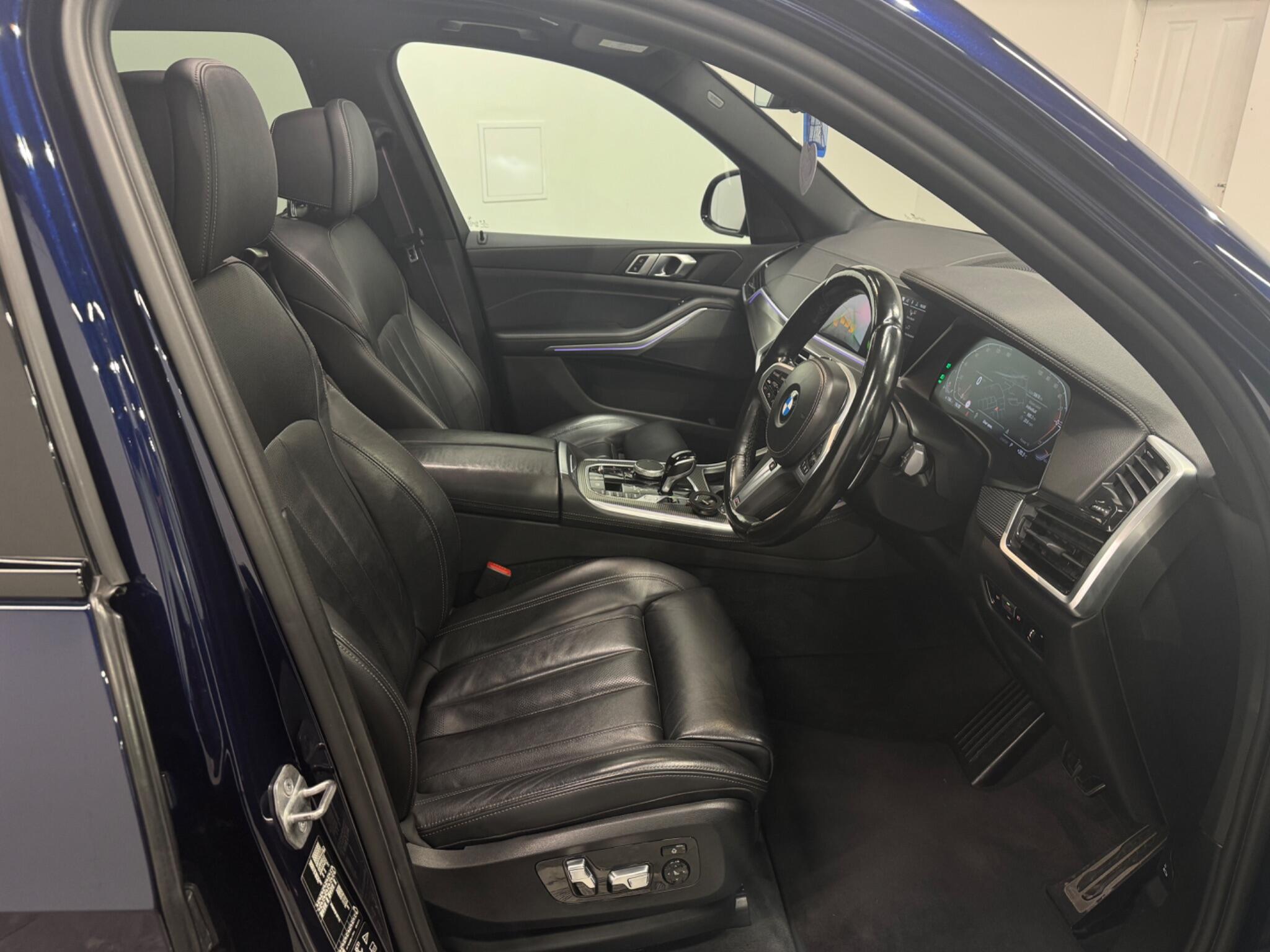 BMW X5 view 13