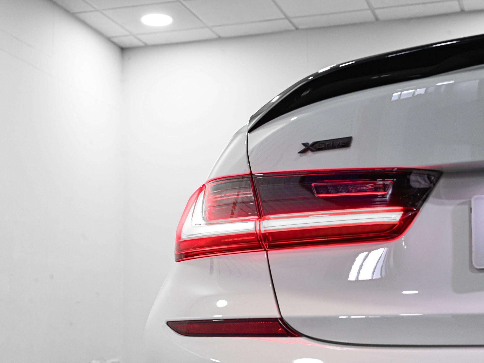 BMW 3 Series view 25