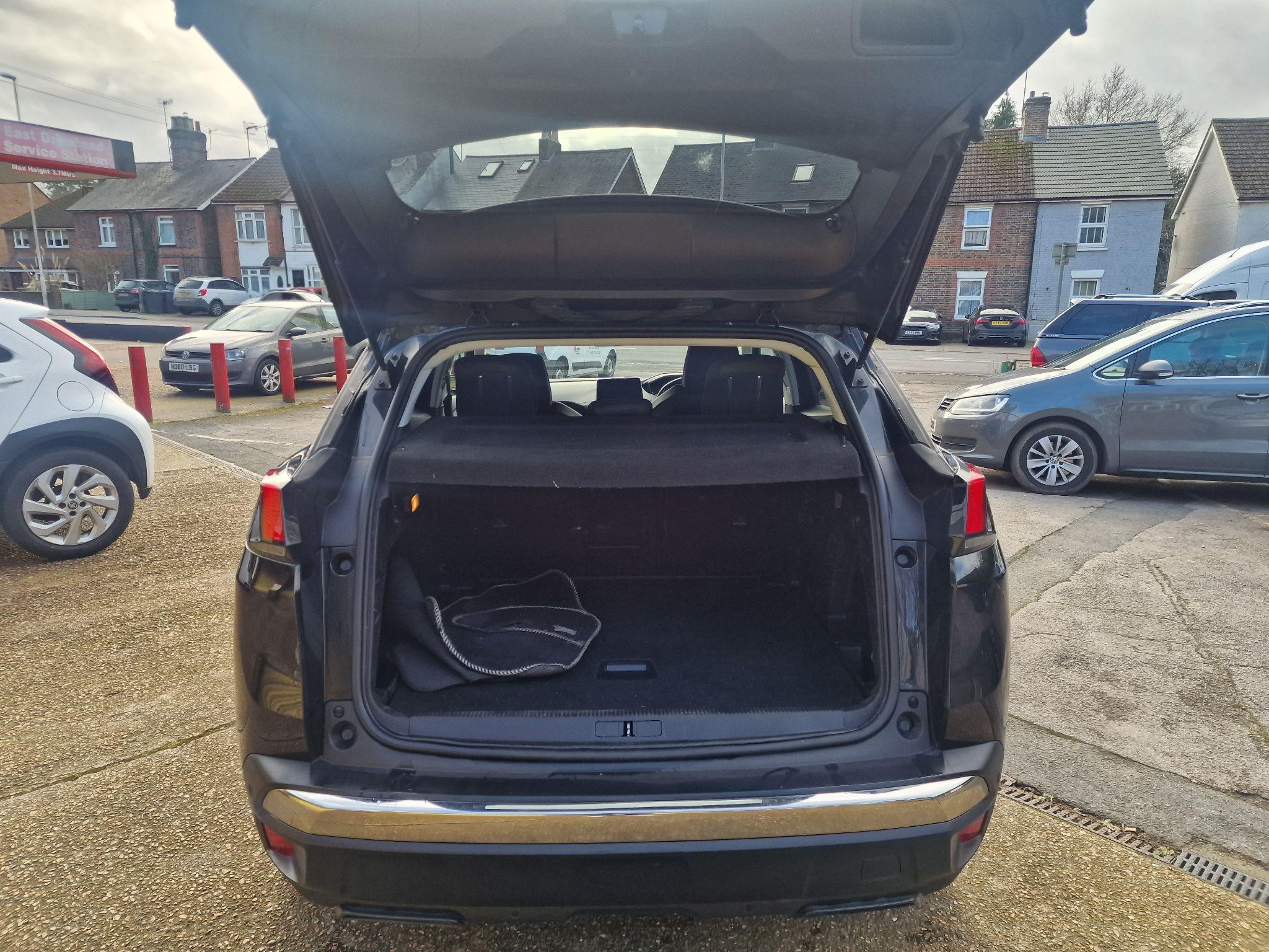2019 Peugeot 3008 1.2 PureTech Allure Euro 6 (s/s) 5dr • 96,000 miles image 6