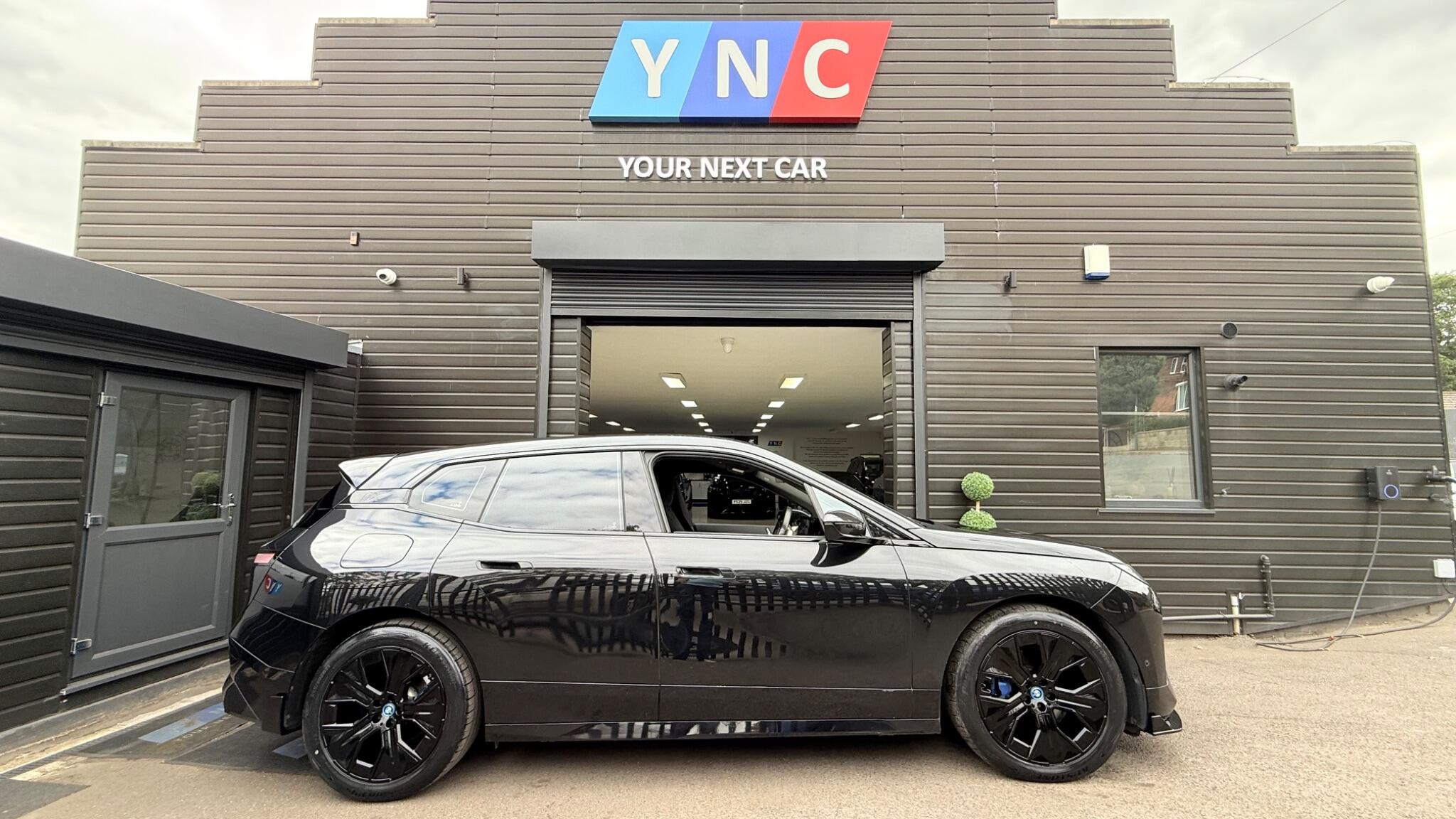 BMW iX view 3