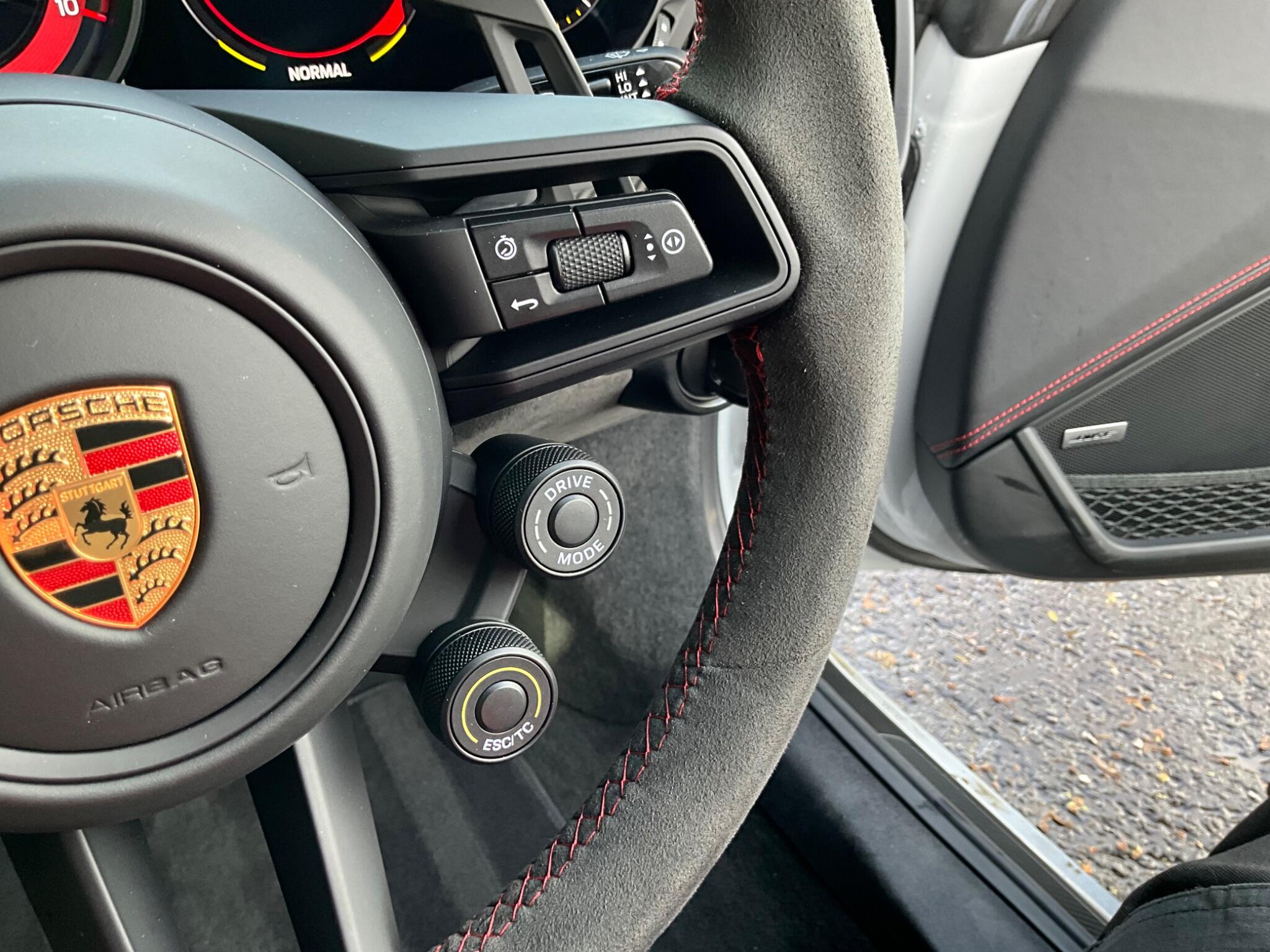 Porsche 911 view 35