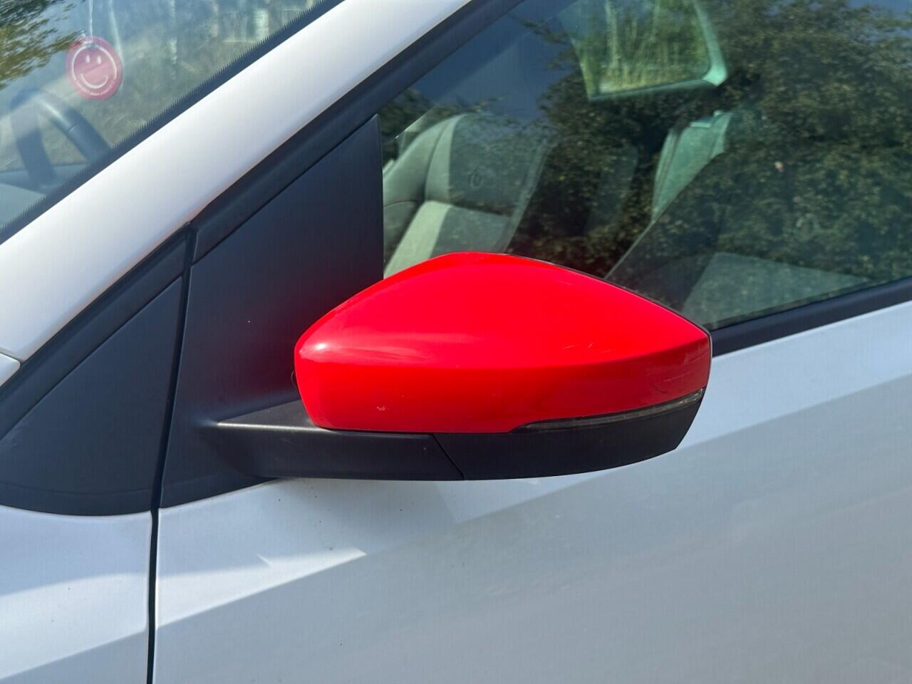 Volkswagen Polo view 13