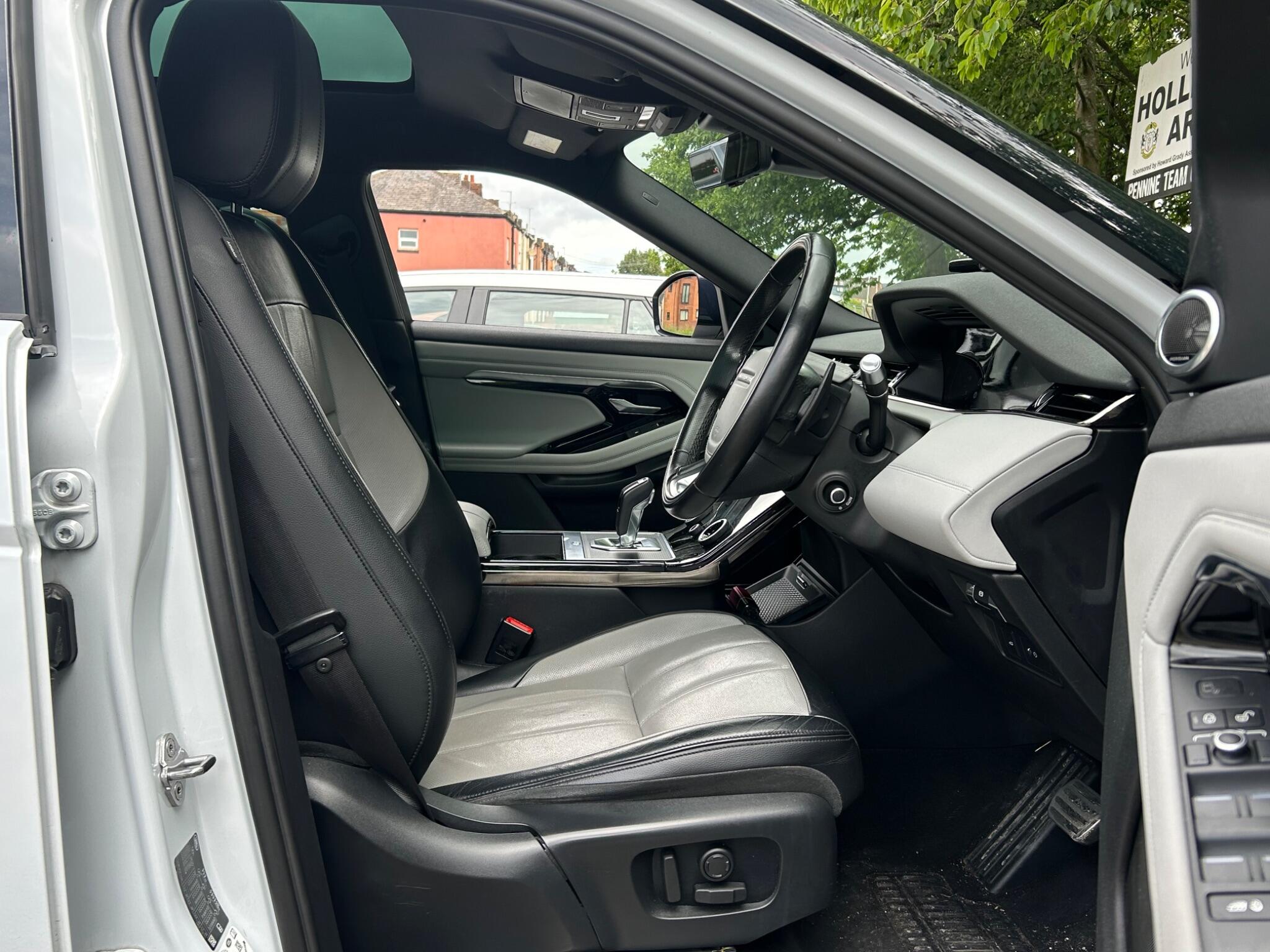 Land Rover Range Rover Evoque view 19