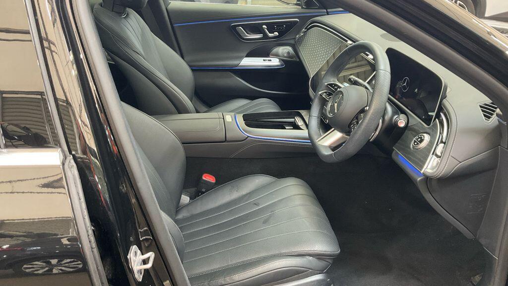 Mercedes-Benz E-Class view 9