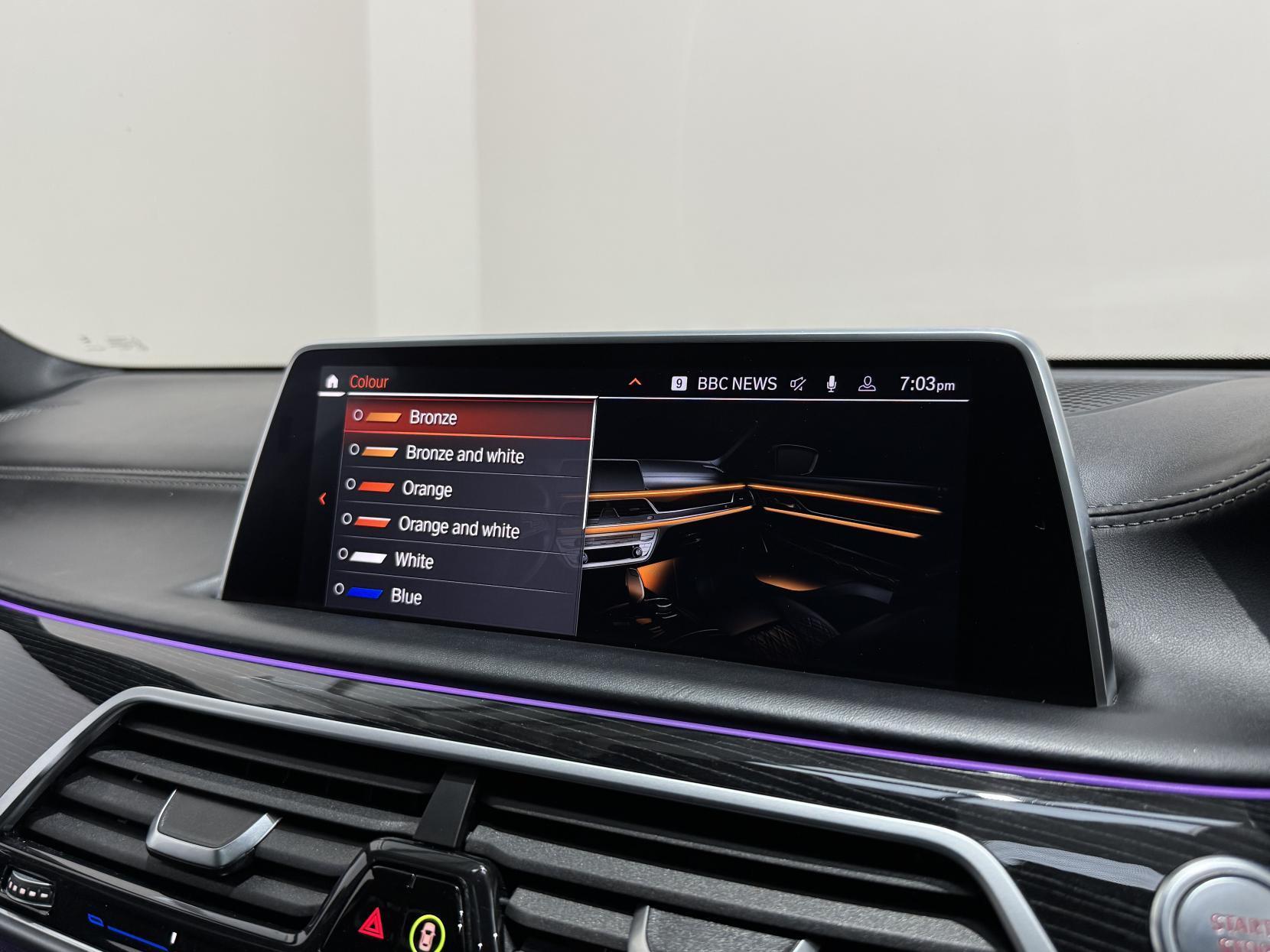 BMW 7 Series view 36