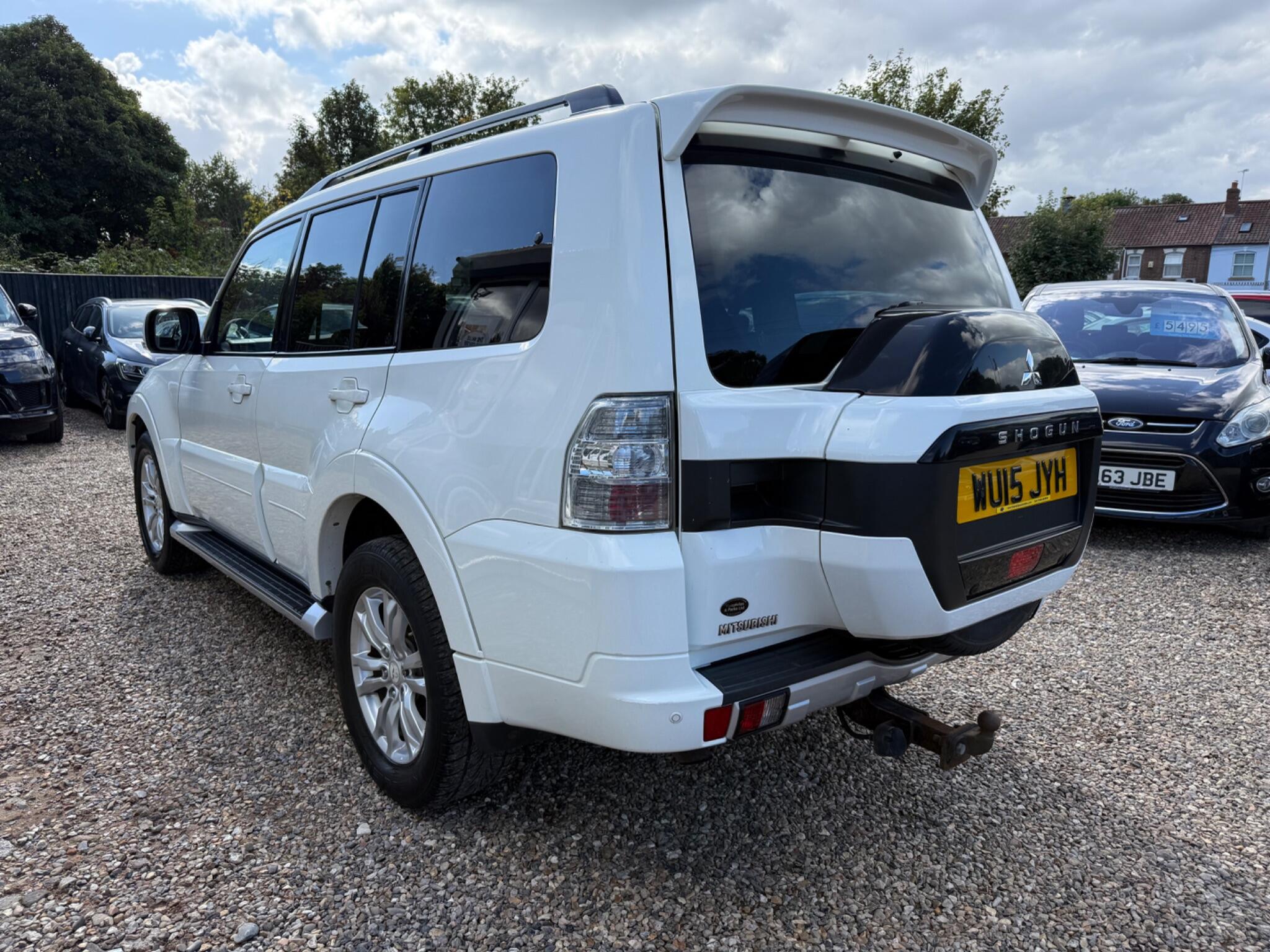 Mitsubishi Shogun view 5