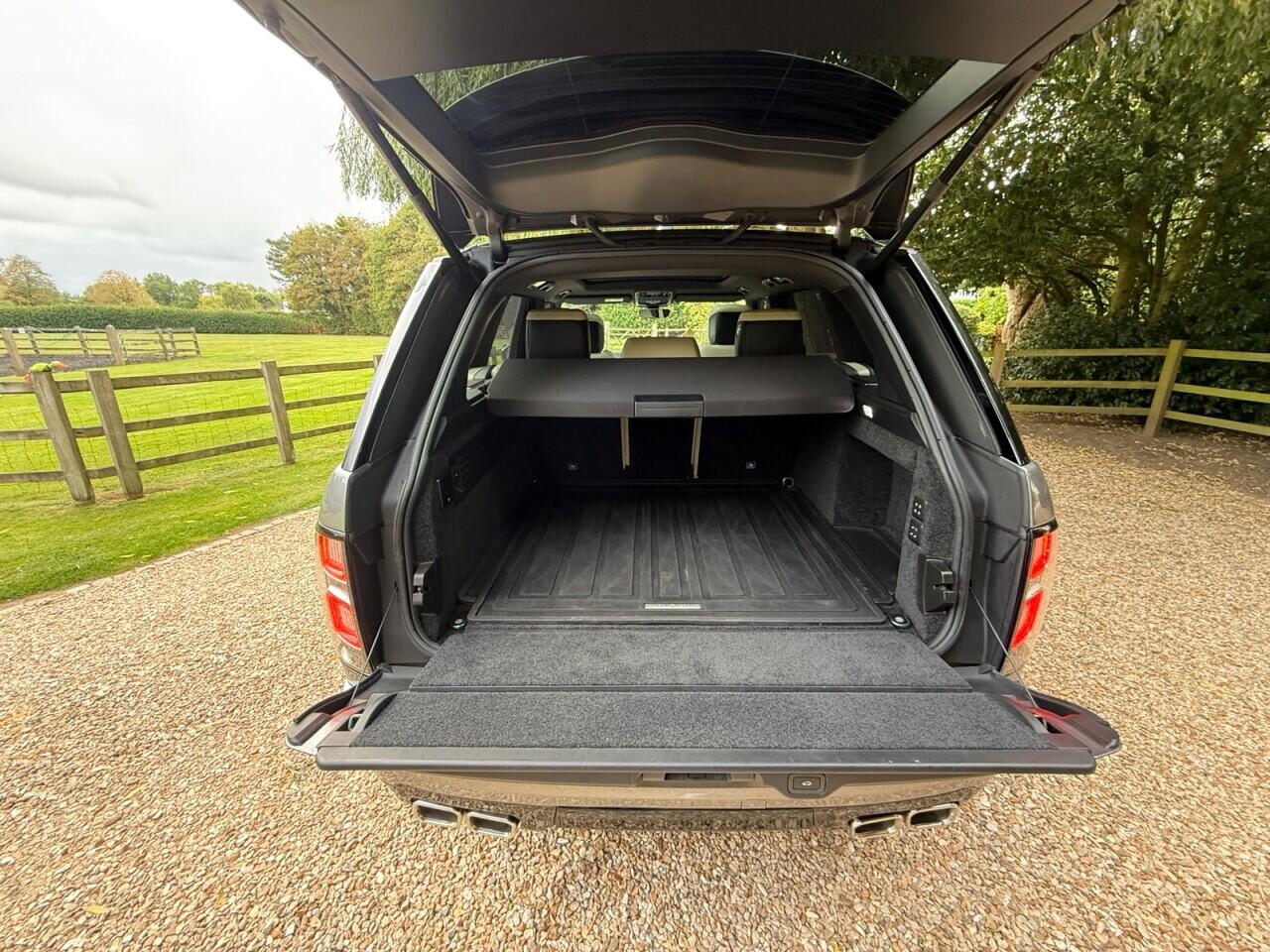 Land Rover Range Rover view 28