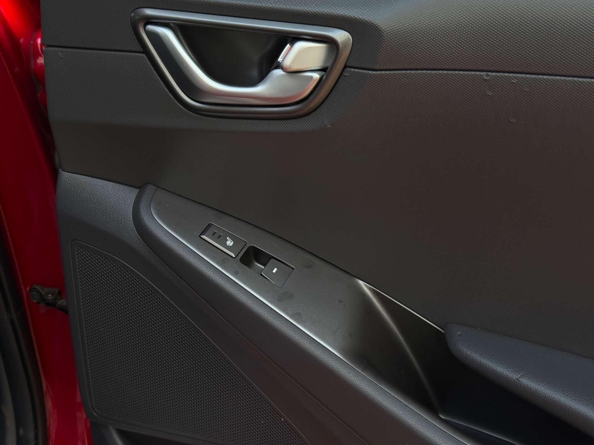 Hyundai Ioniq view 27