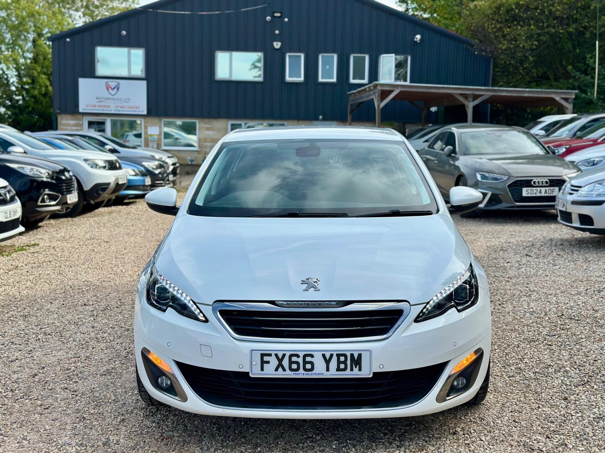 Peugeot 308 view 5