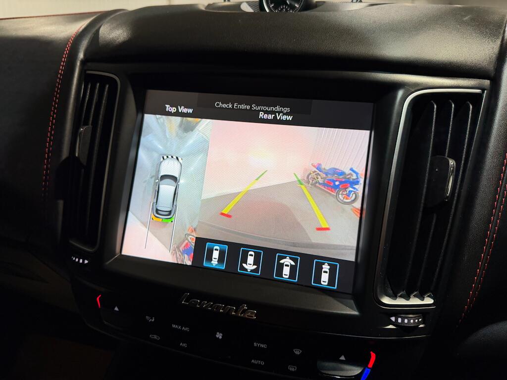 Maserati Levante view 17