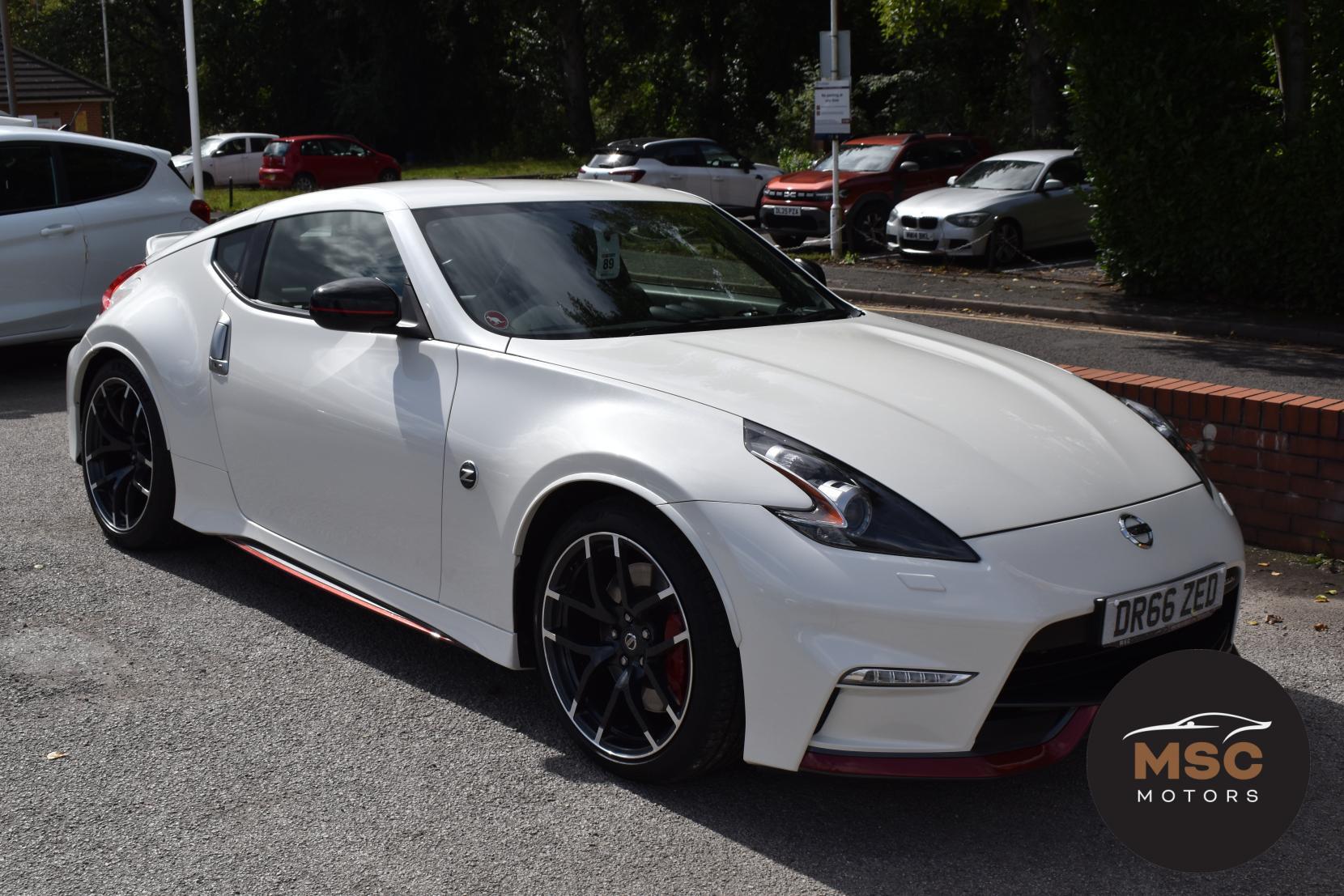 Nissan 370 Z view 23