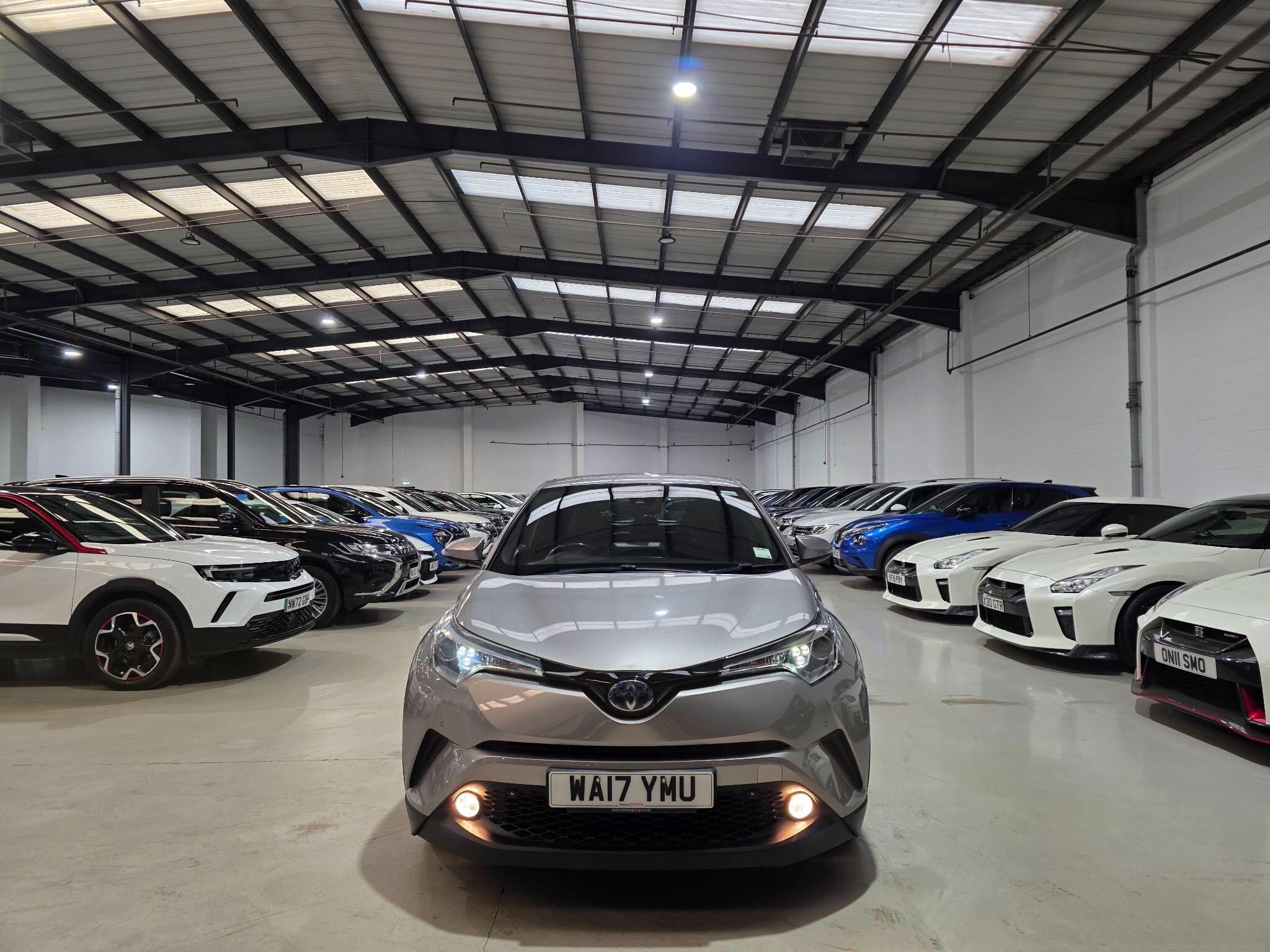 Toyota C-HR view 2