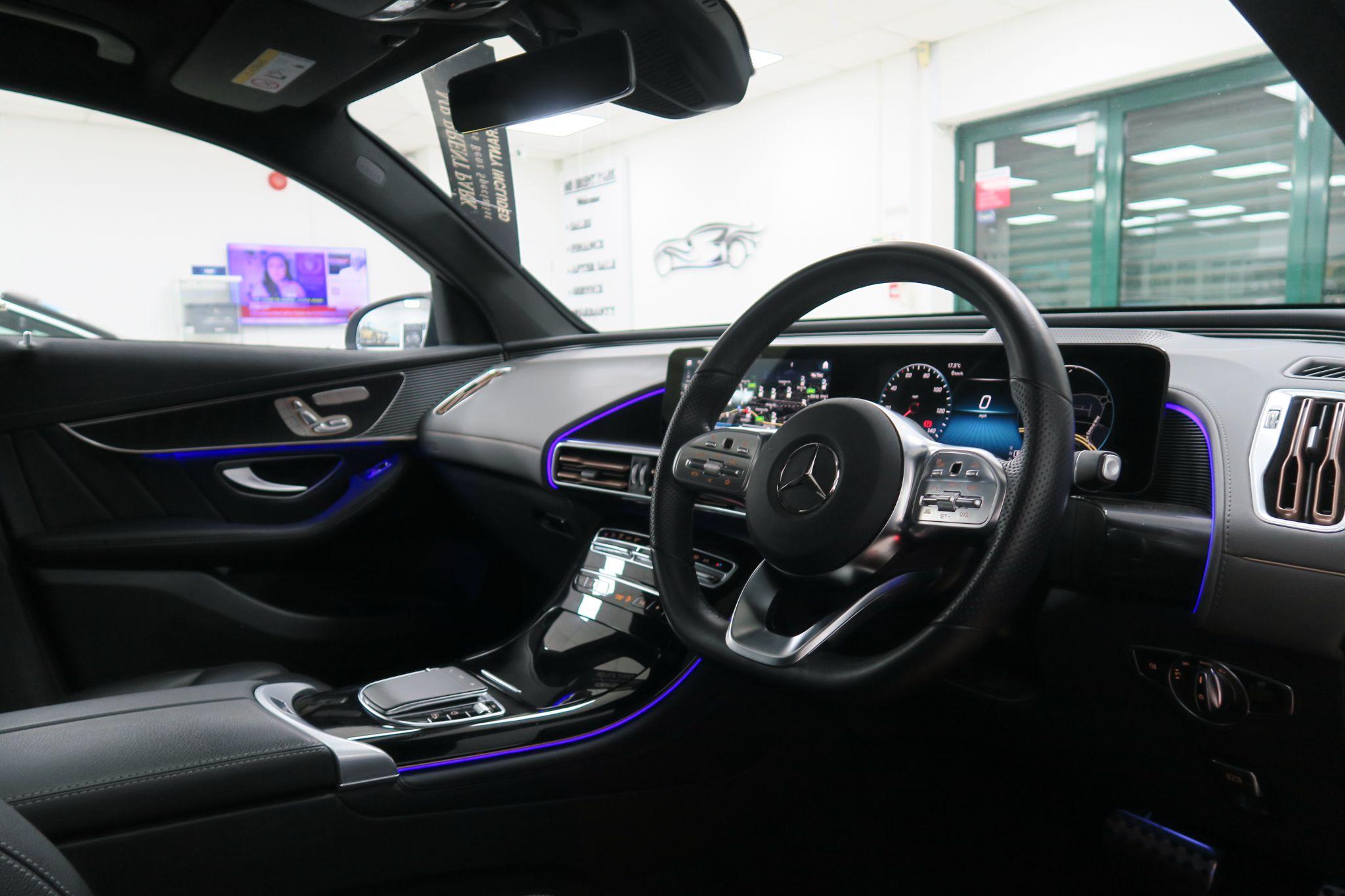 Mercedes-Benz EQC view 10