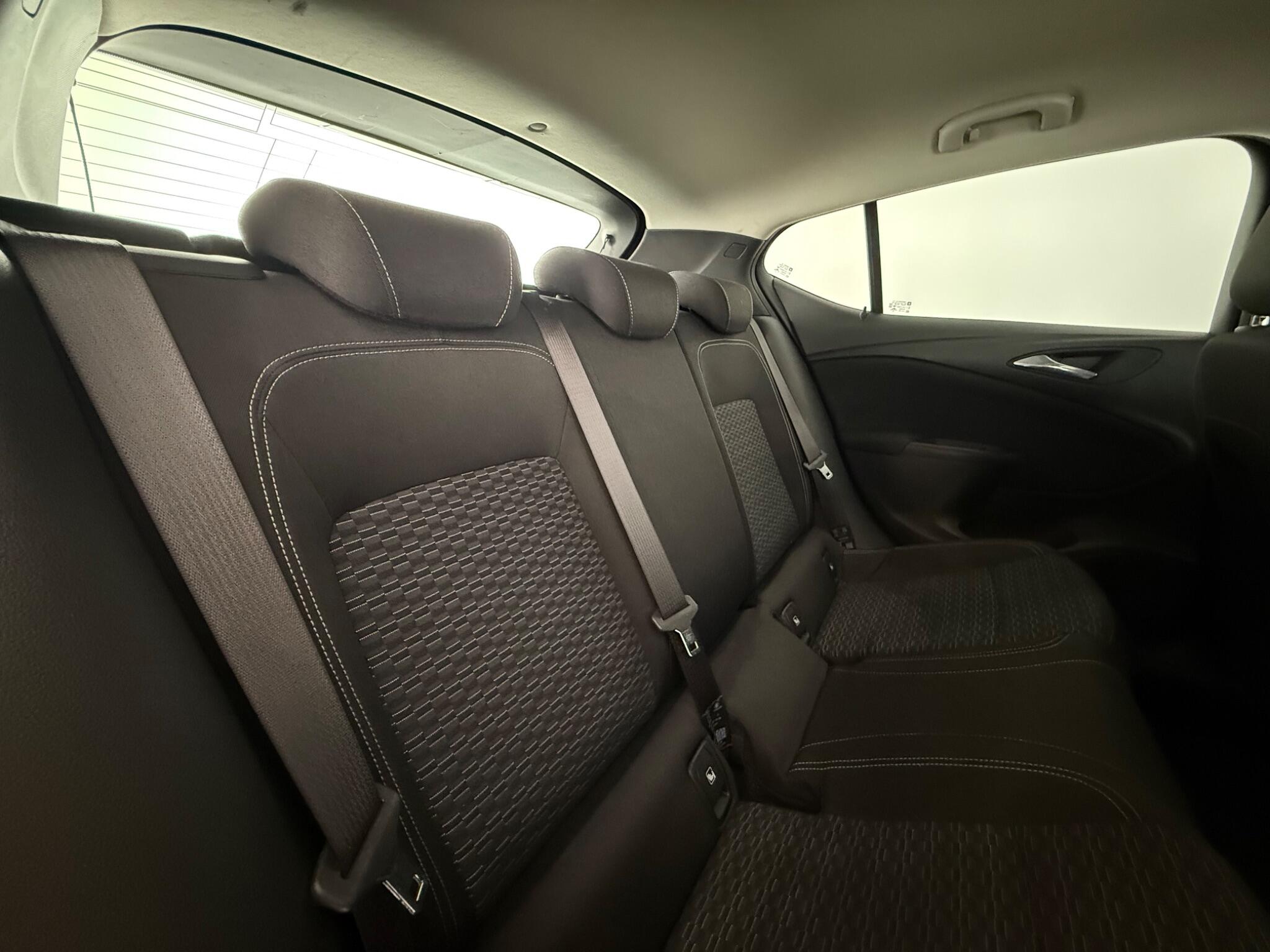 Vauxhall Astra view 26