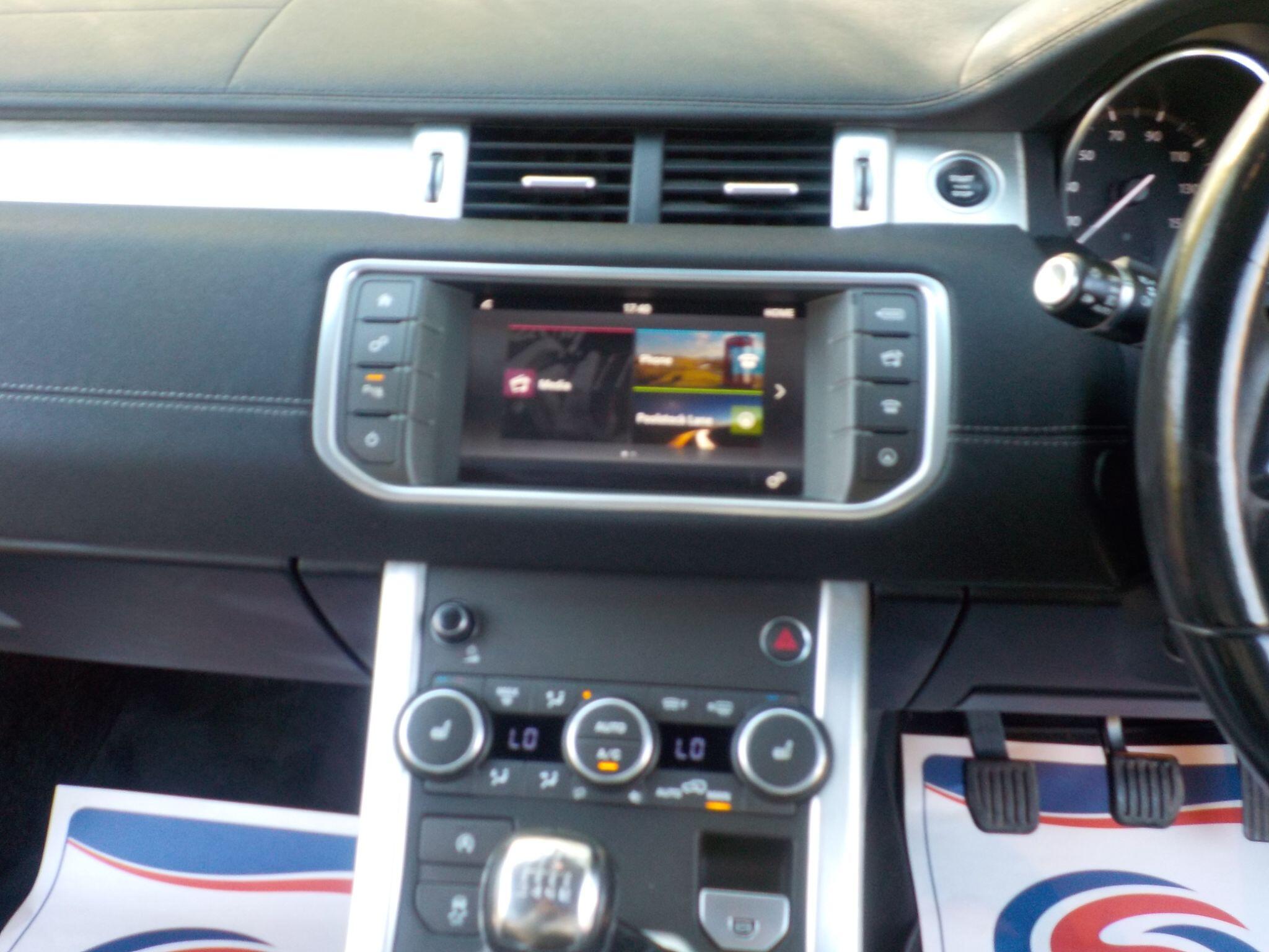 Land Rover Range Rover Evoque 2.0 eD4 SE Tech FWD Euro 6 (s/s) 5dr