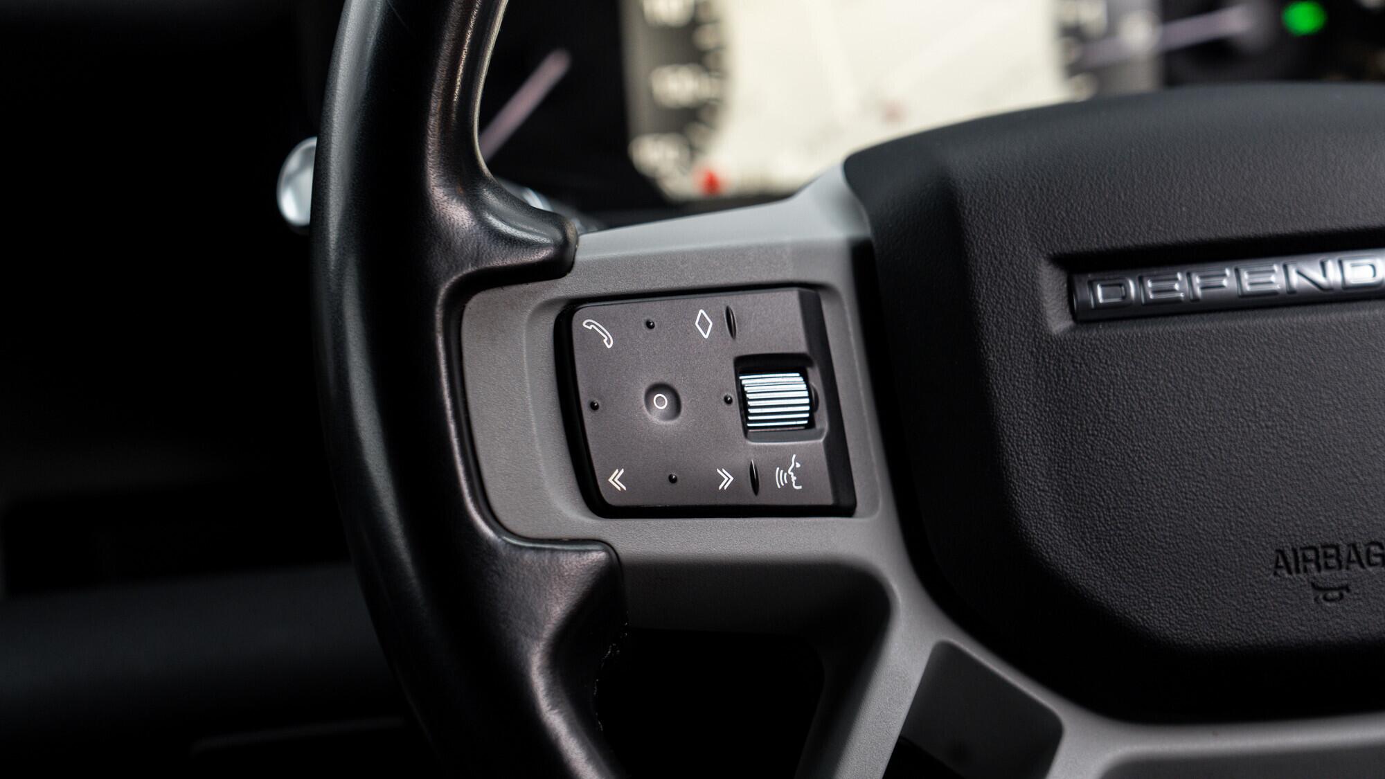 Land Rover Defender view 22