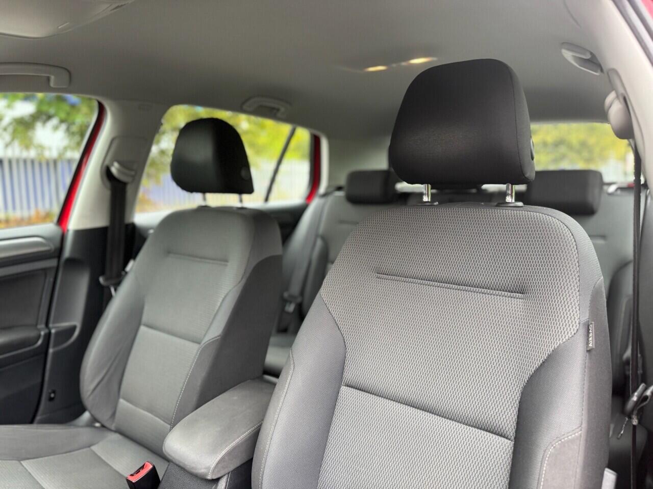Volkswagen Golf view 14