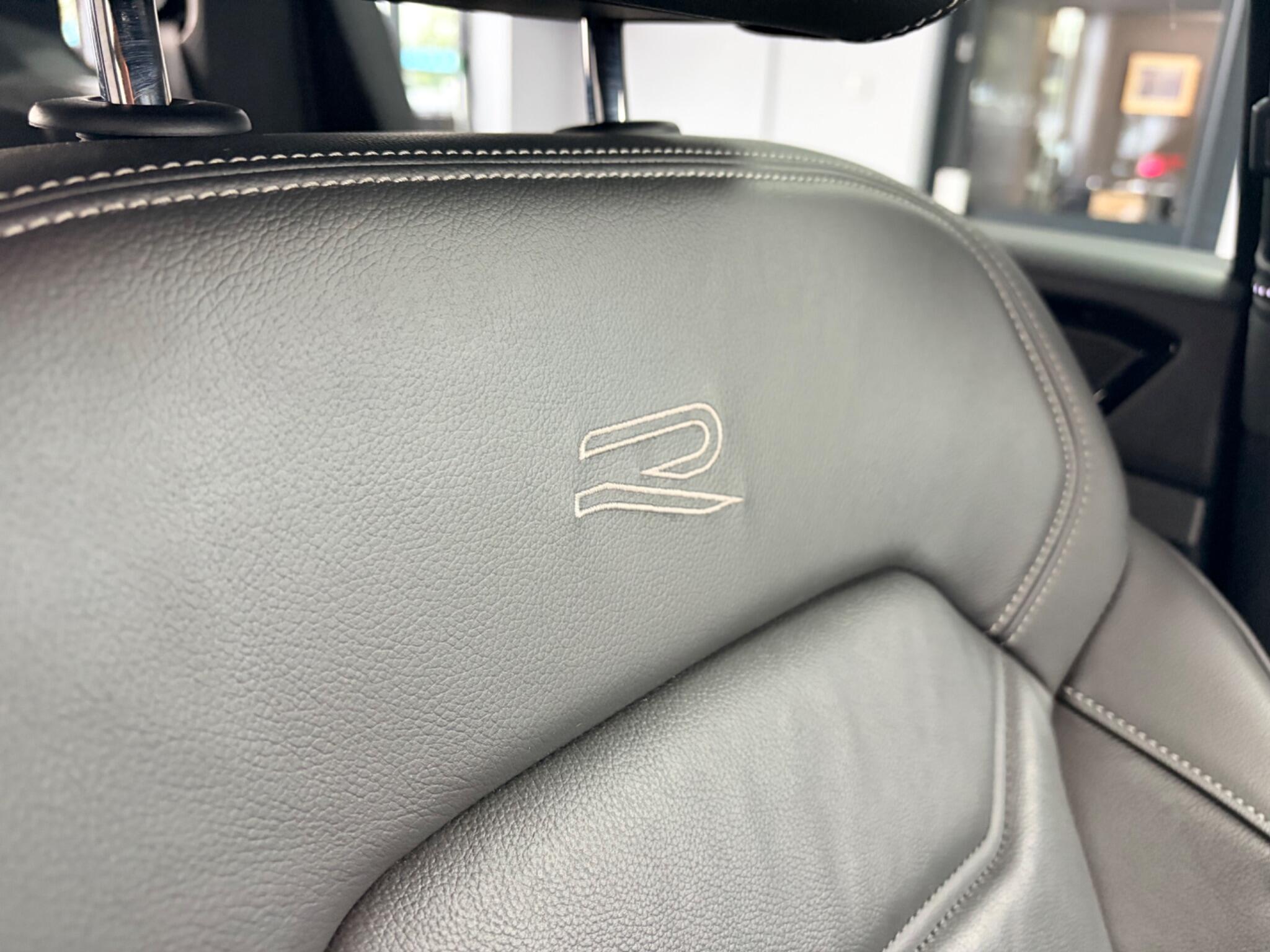 Volkswagen Touareg view 10