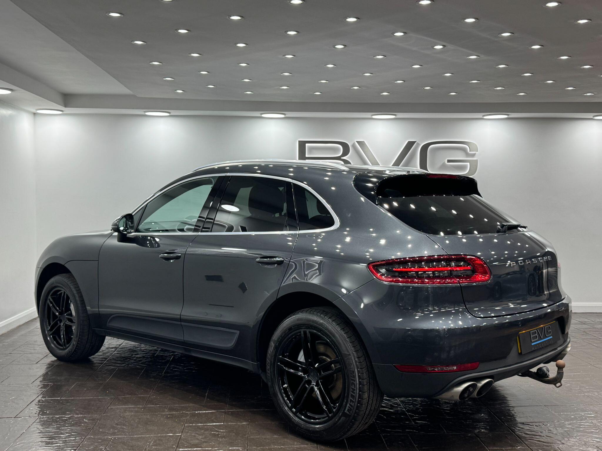 Porsche Macan view 6