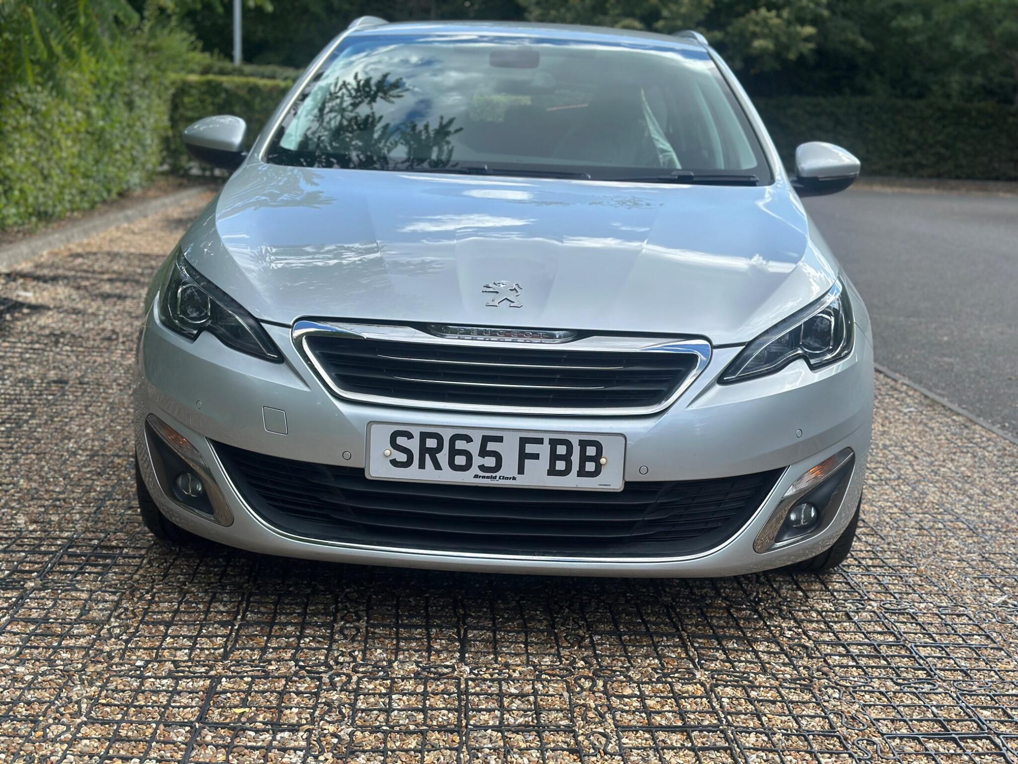 Peugeot 308 view 5