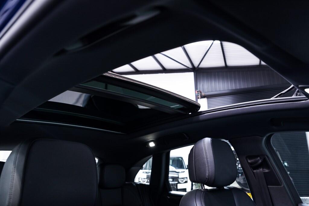 Porsche Macan view 5