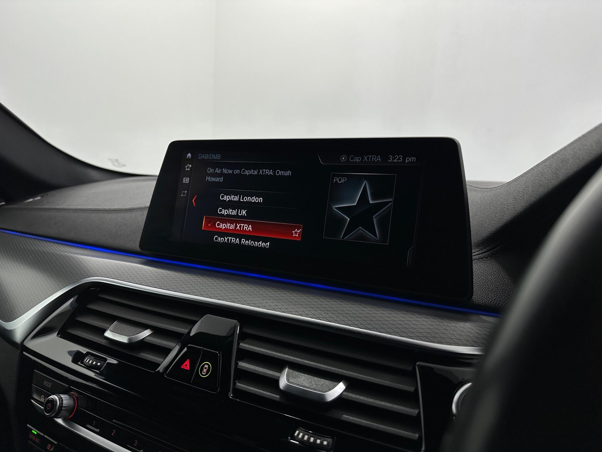 BMW 5 Series view 26