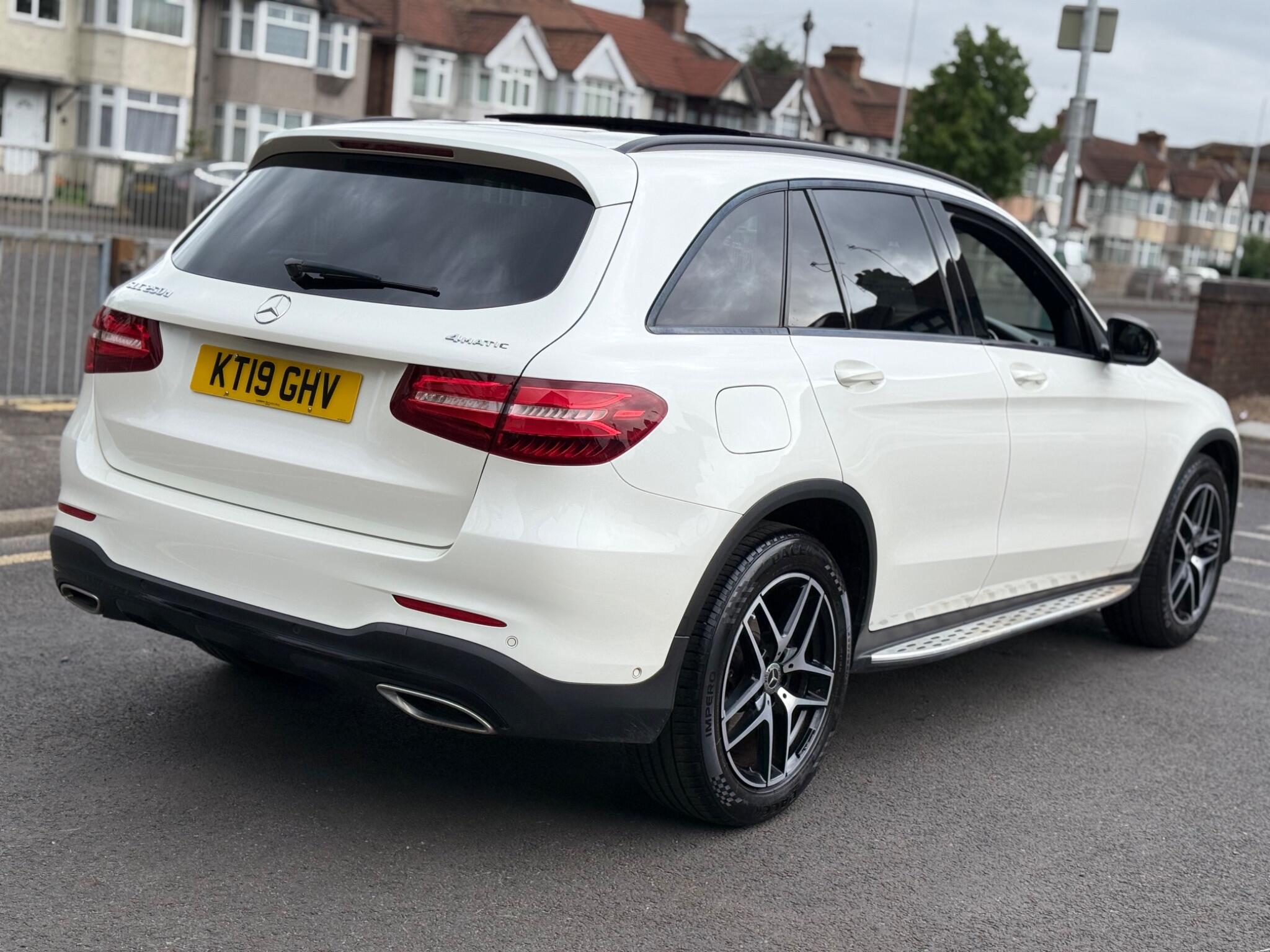 Mercedes-Benz GLC view 10