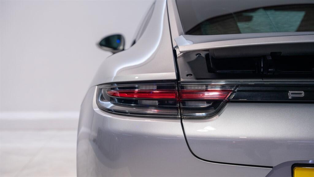 Porsche Panamera view 18