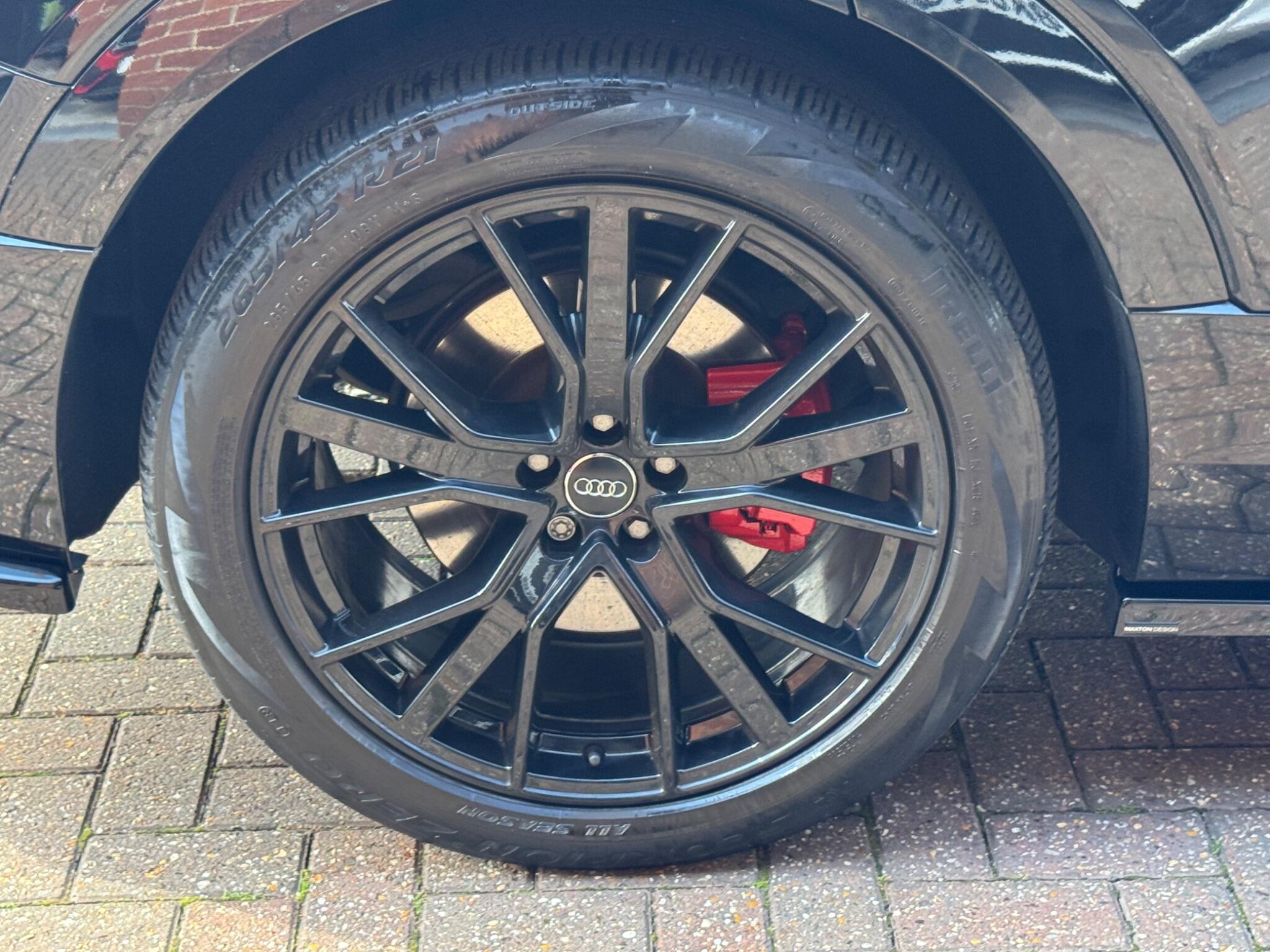 Audi E-Tron view 48