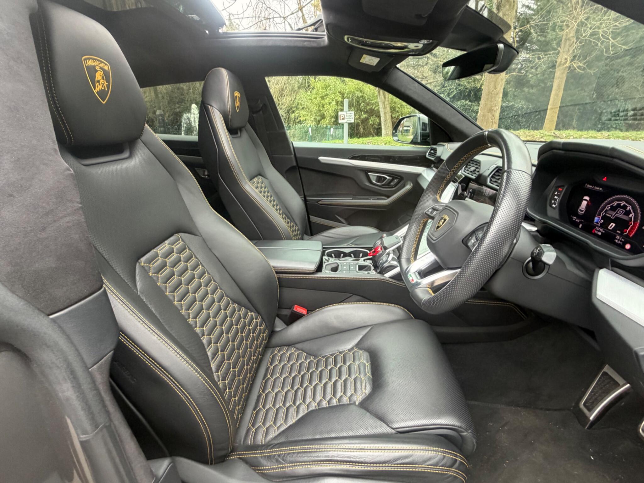 Lamborghini Urus view 10