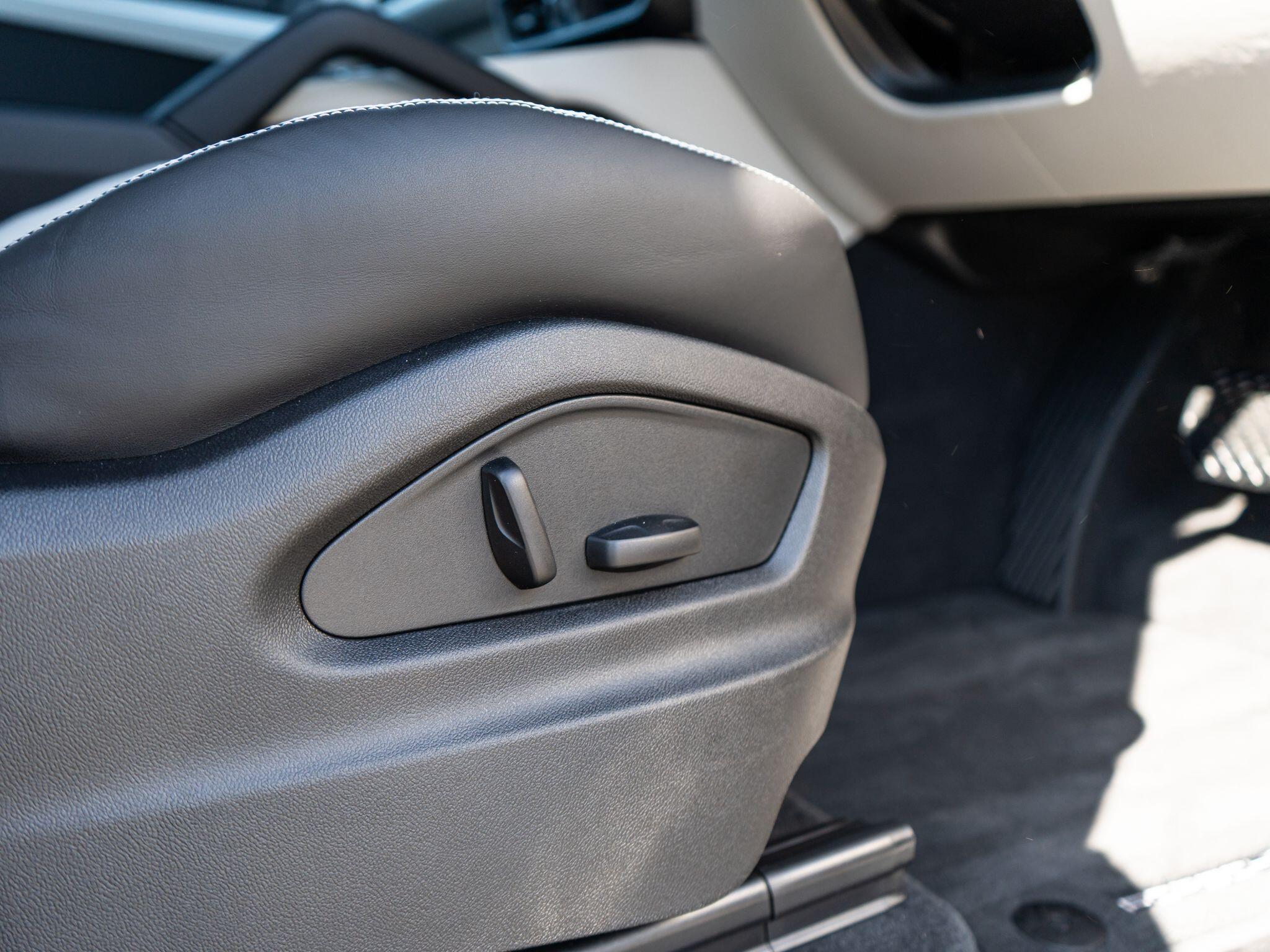 Porsche Cayenne view 23