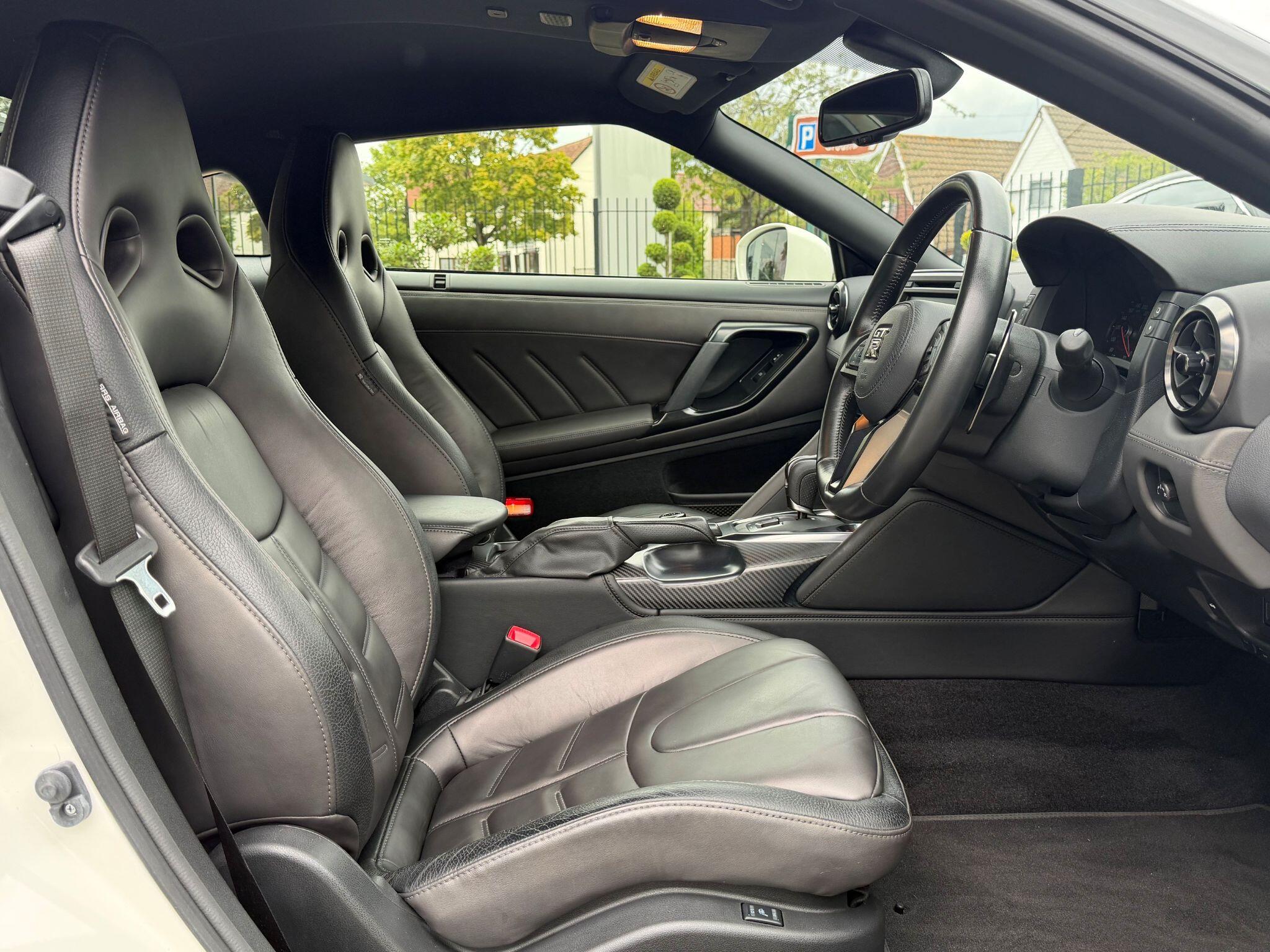 Nissan GT-R view 14