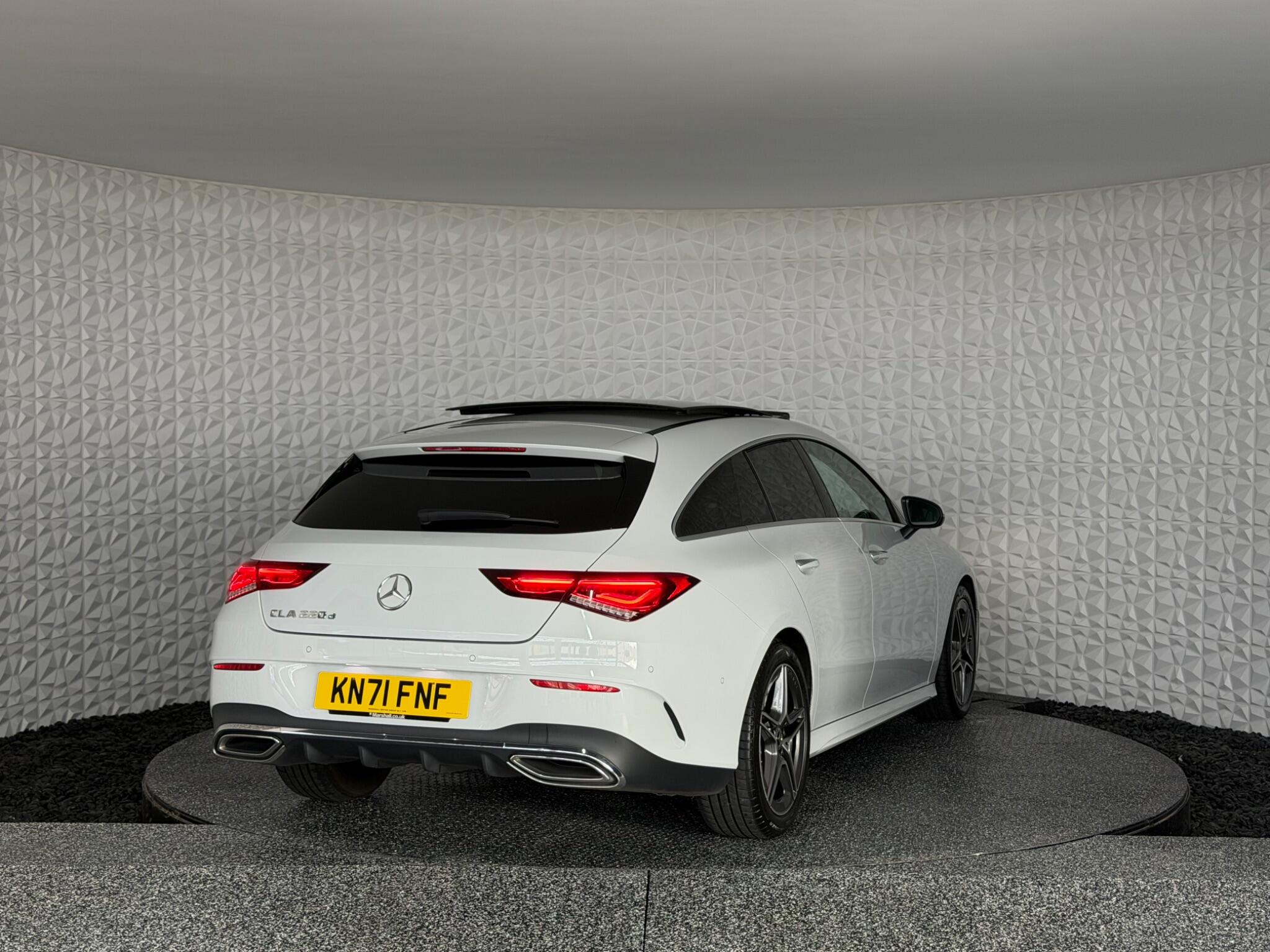 Mercedes-Benz Cla view 10