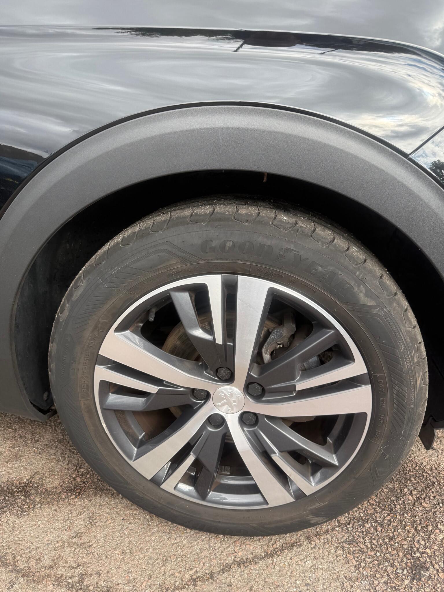 Peugeot 5008 view 8