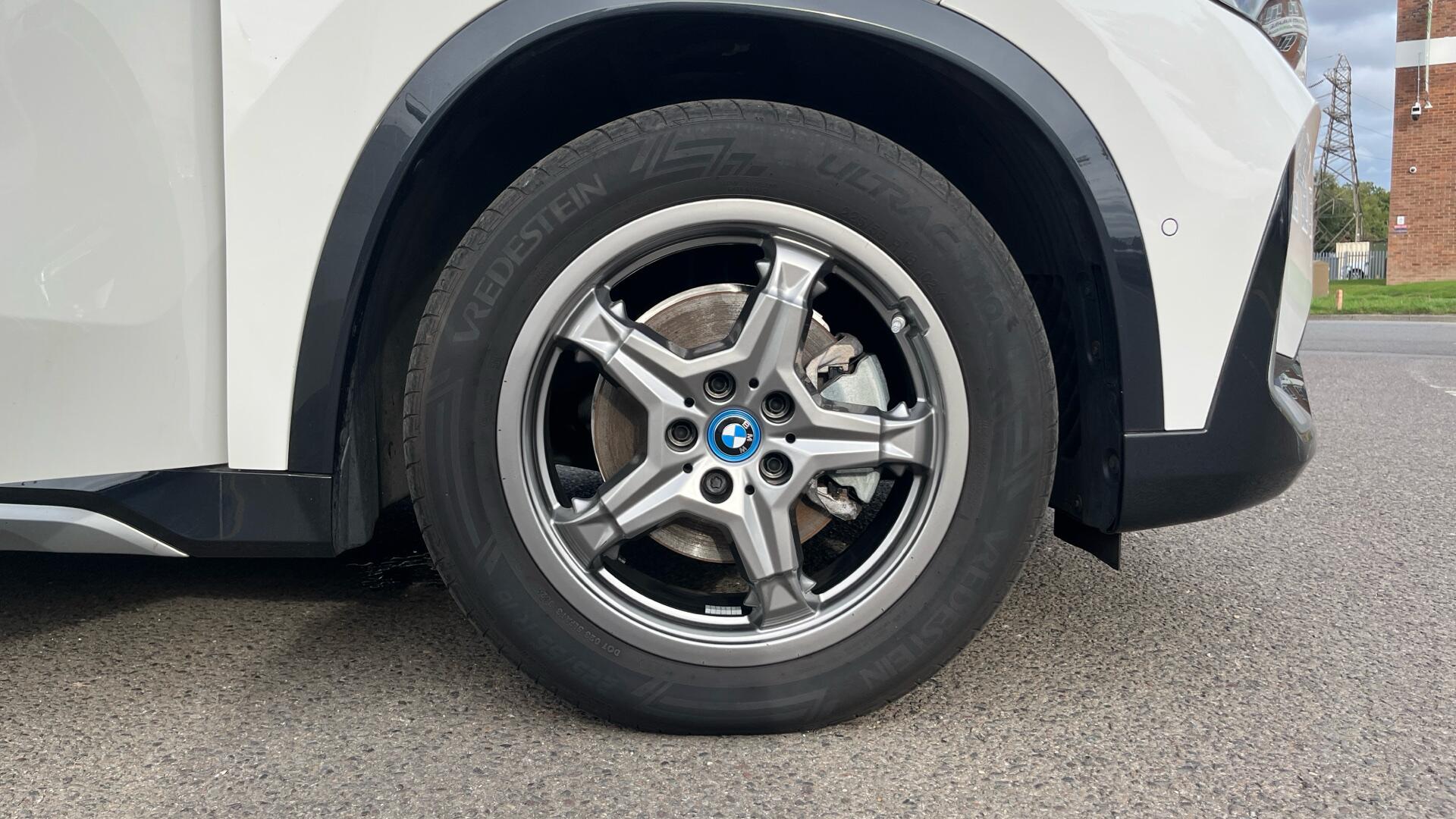 BMW iX1 view 14