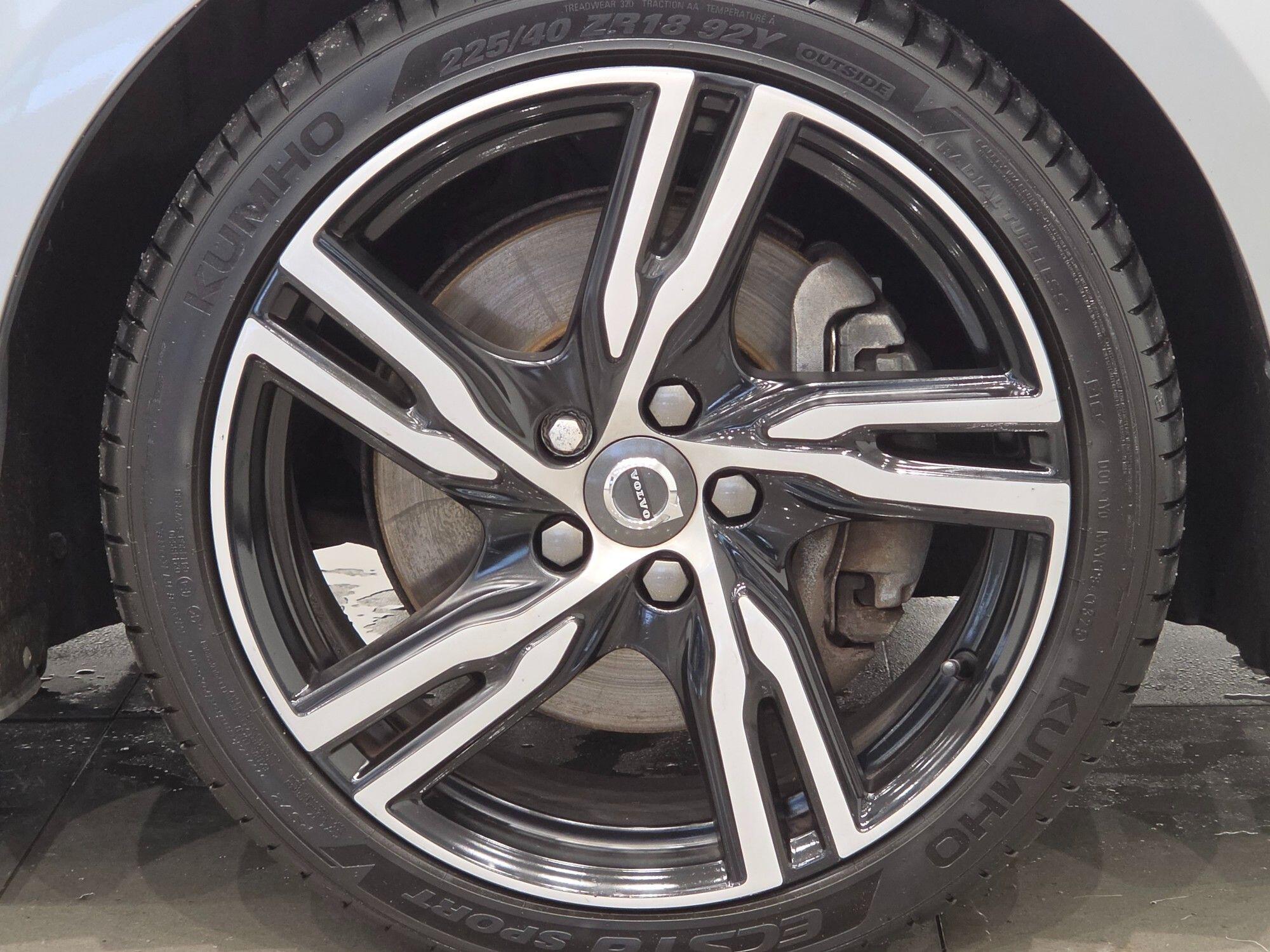 Volvo V40 view 38