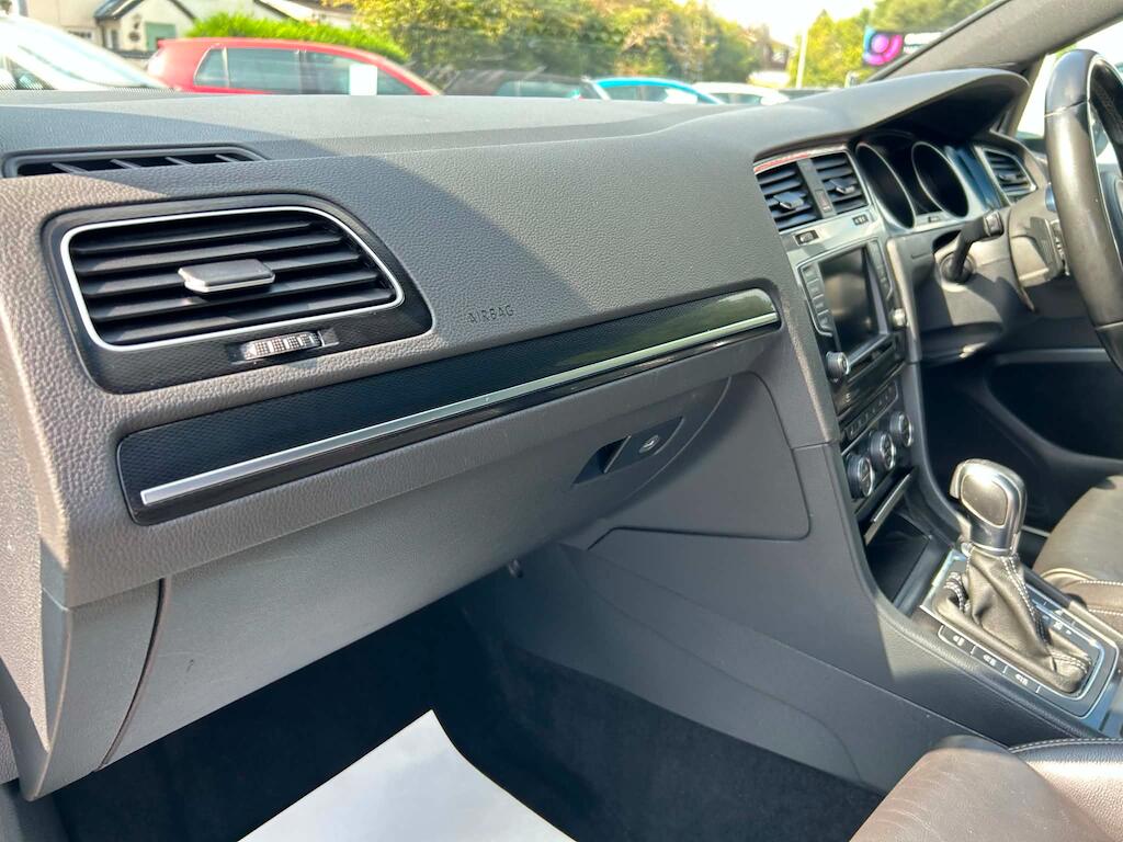 Volkswagen Golf view 16