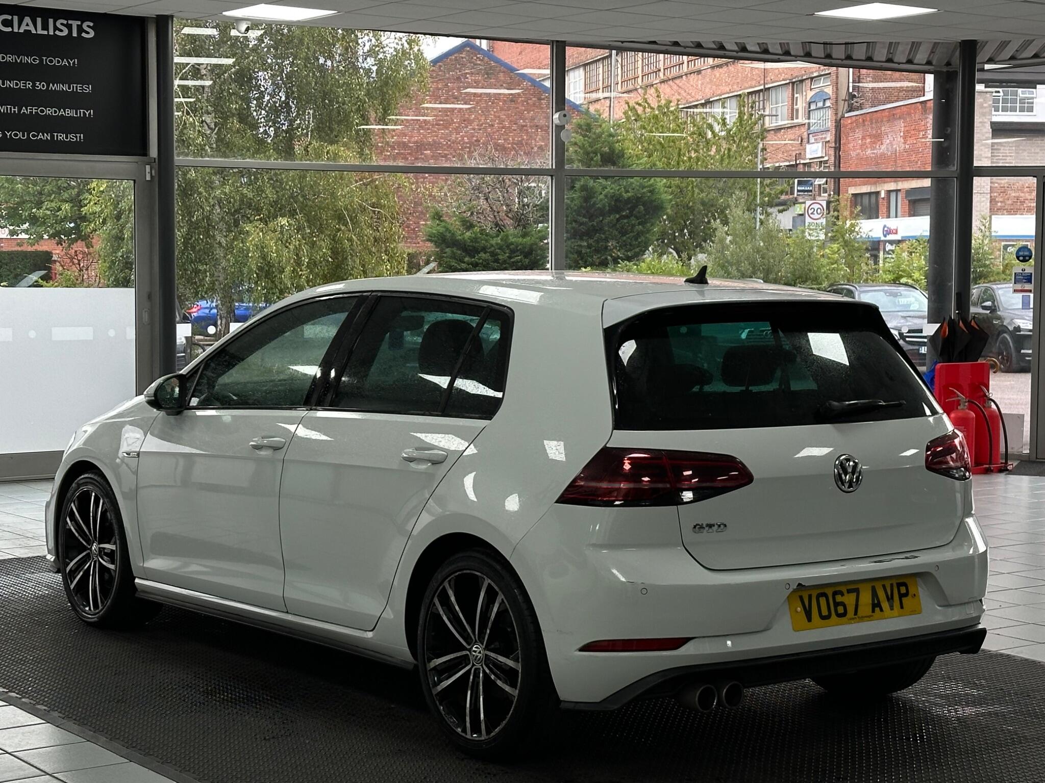 Volkswagen Golf view 10