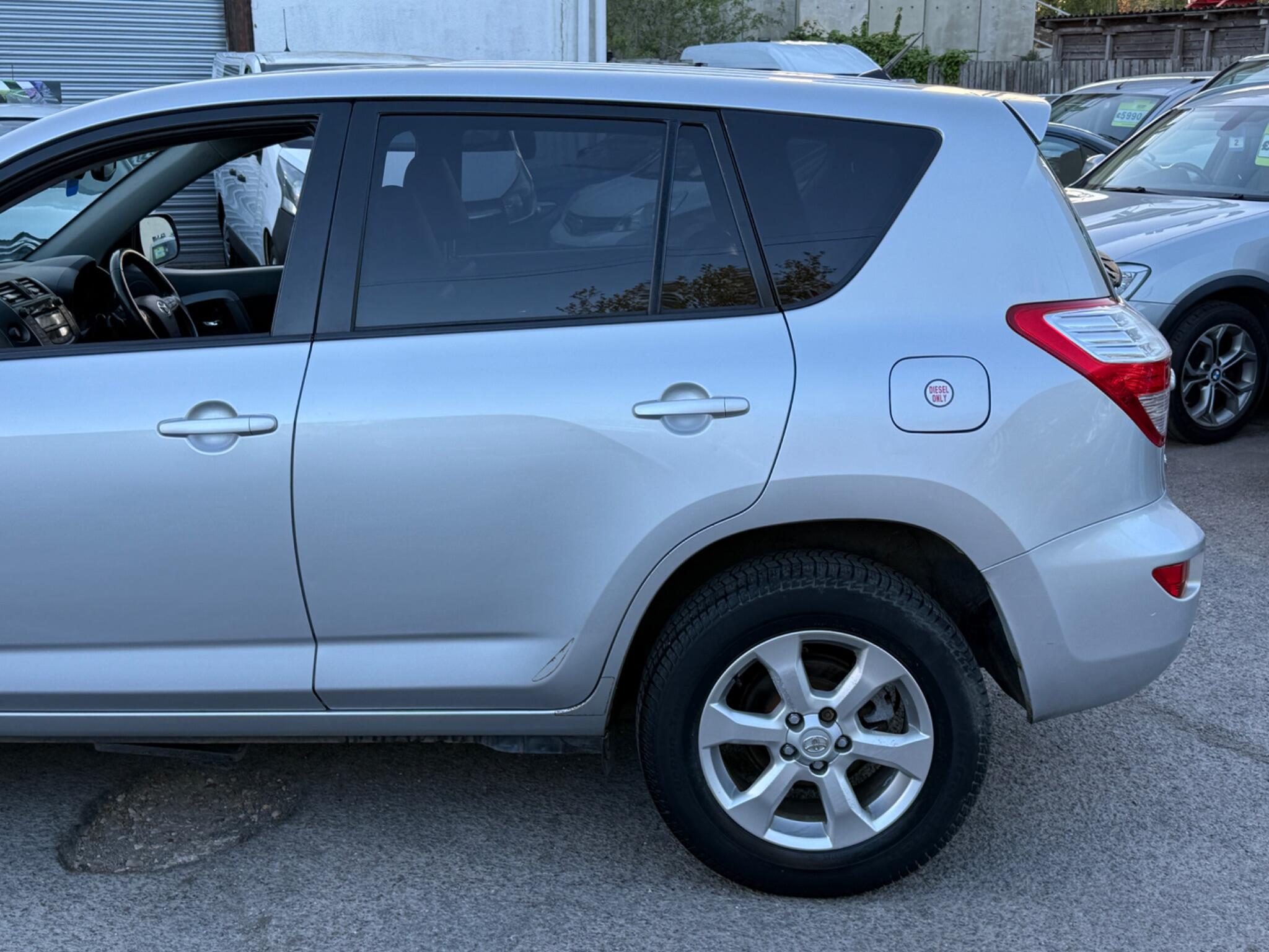 Toyota RAV4 - Image 13