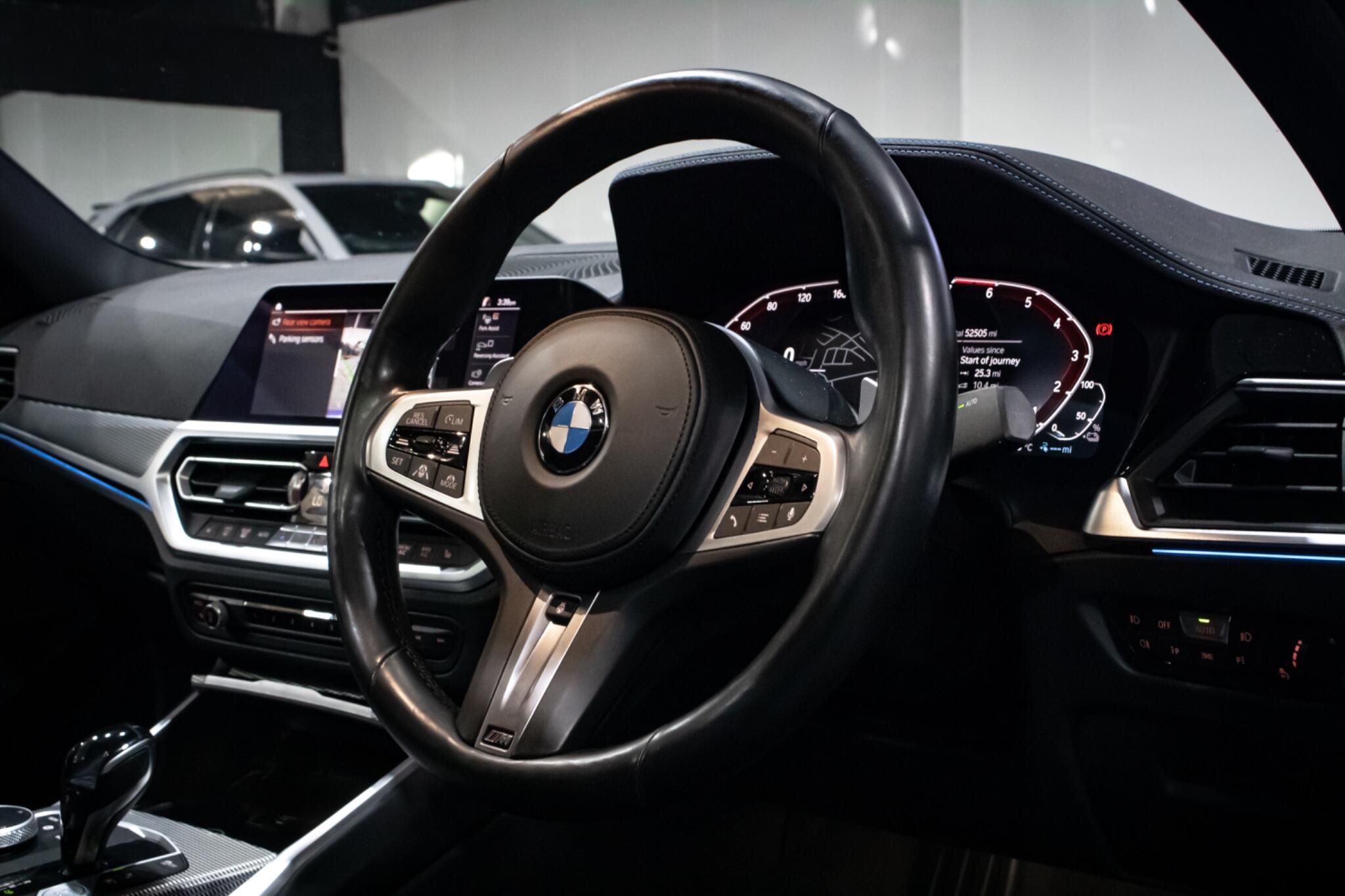 BMW 3 Series view 18