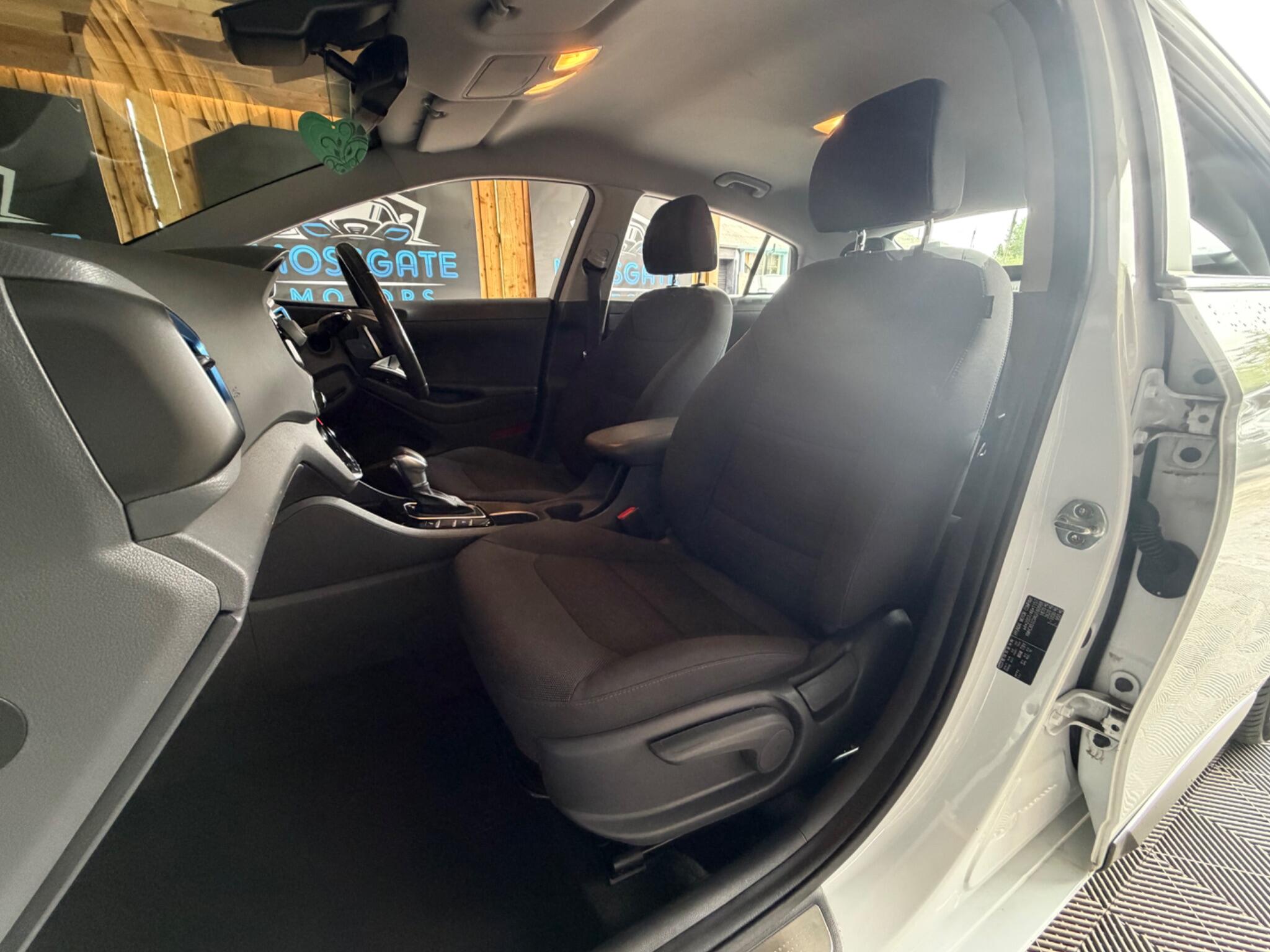 Hyundai Ioniq view 19