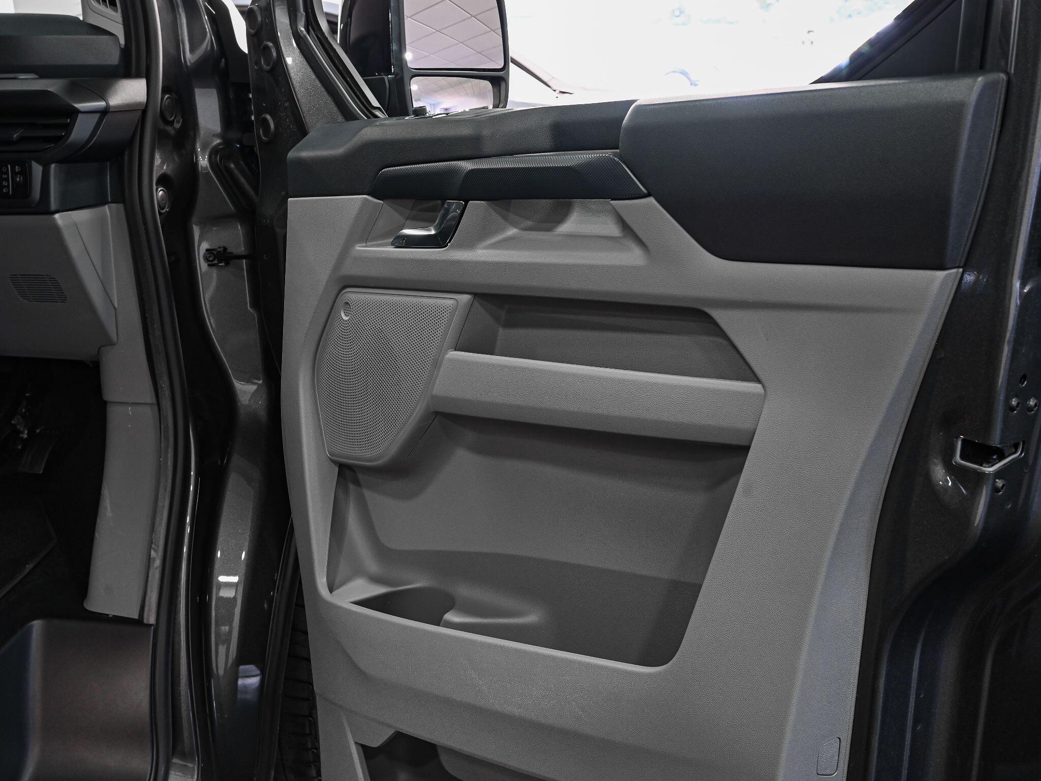 Ford Transit Custom view 39