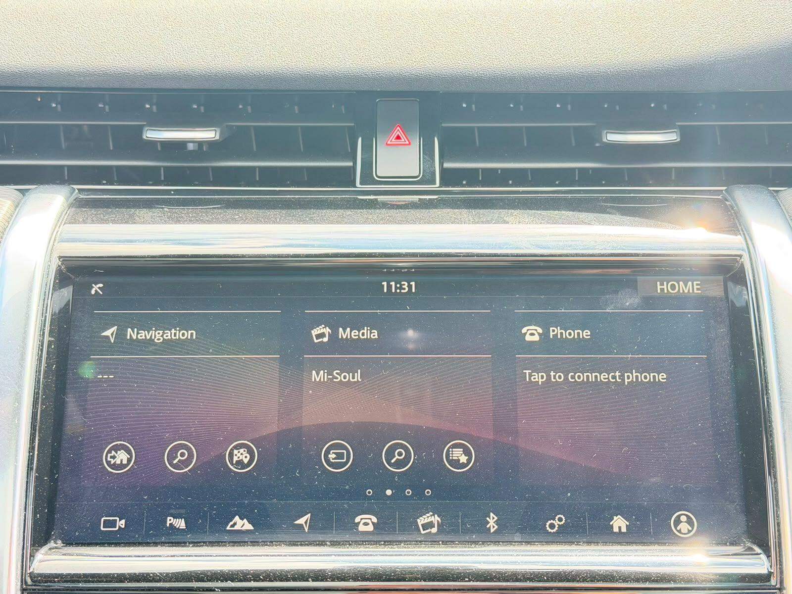 Land Rover Discovery Sport view 23