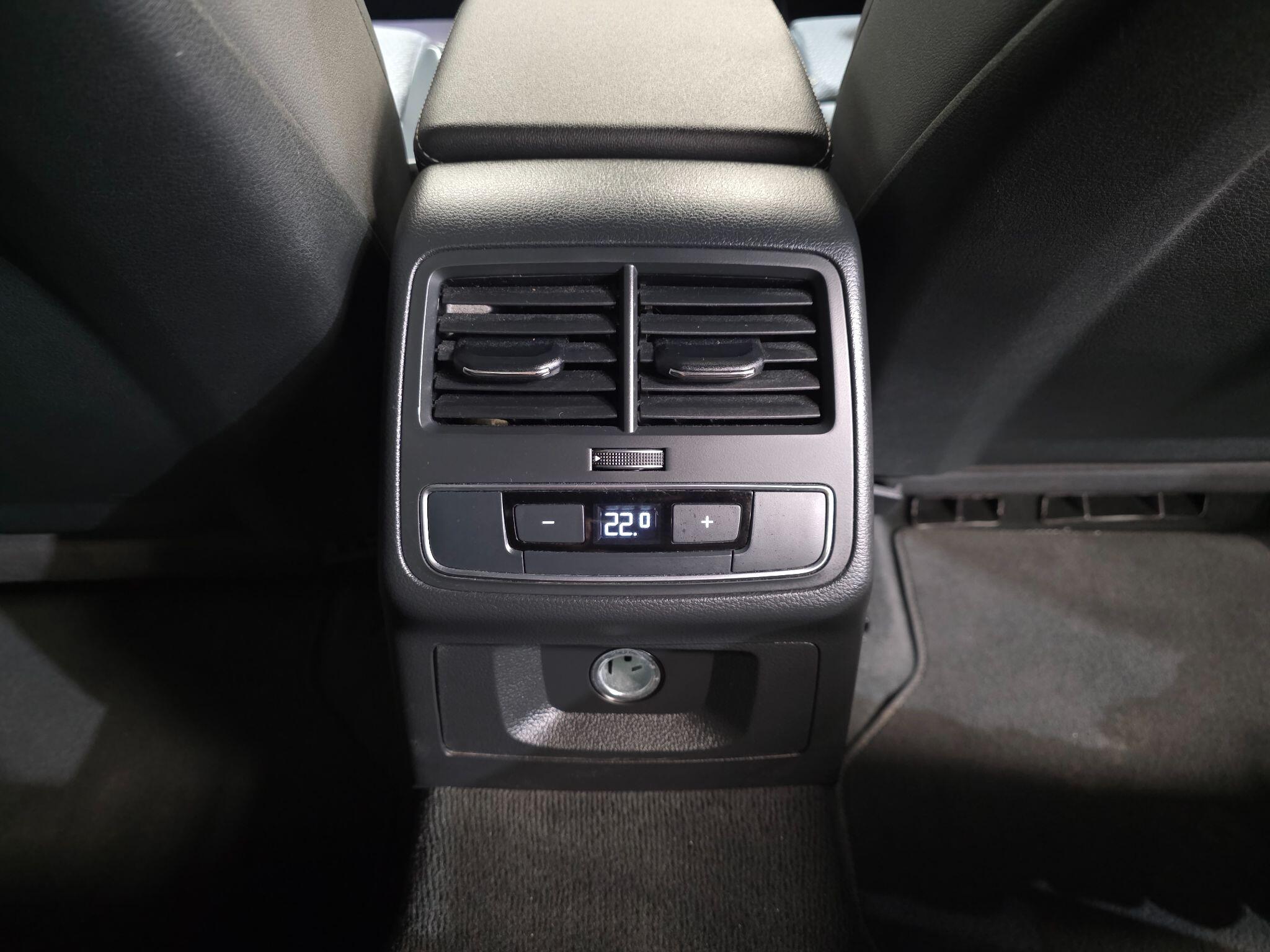 Audi A4 view 27