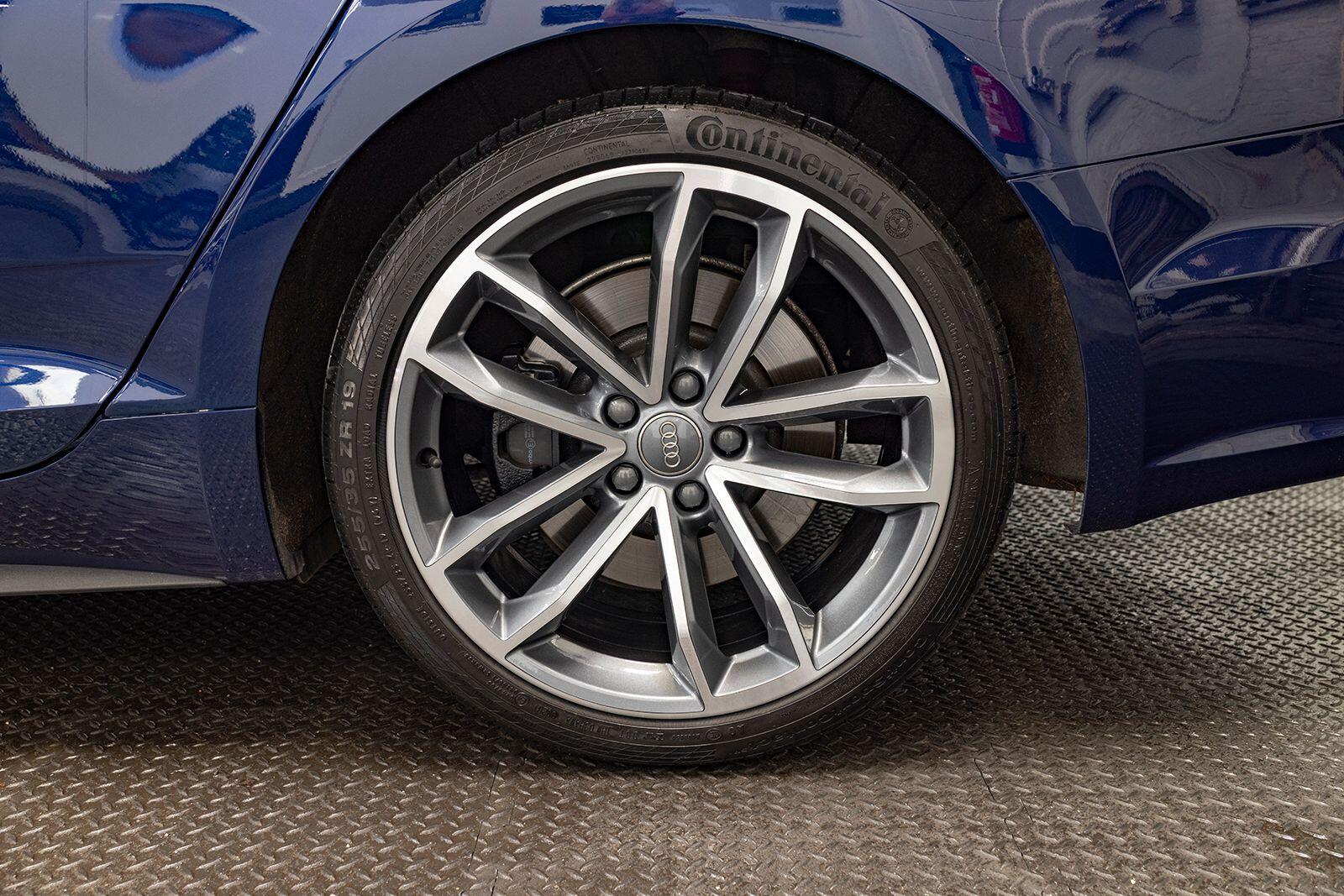 Audi S5 view 10